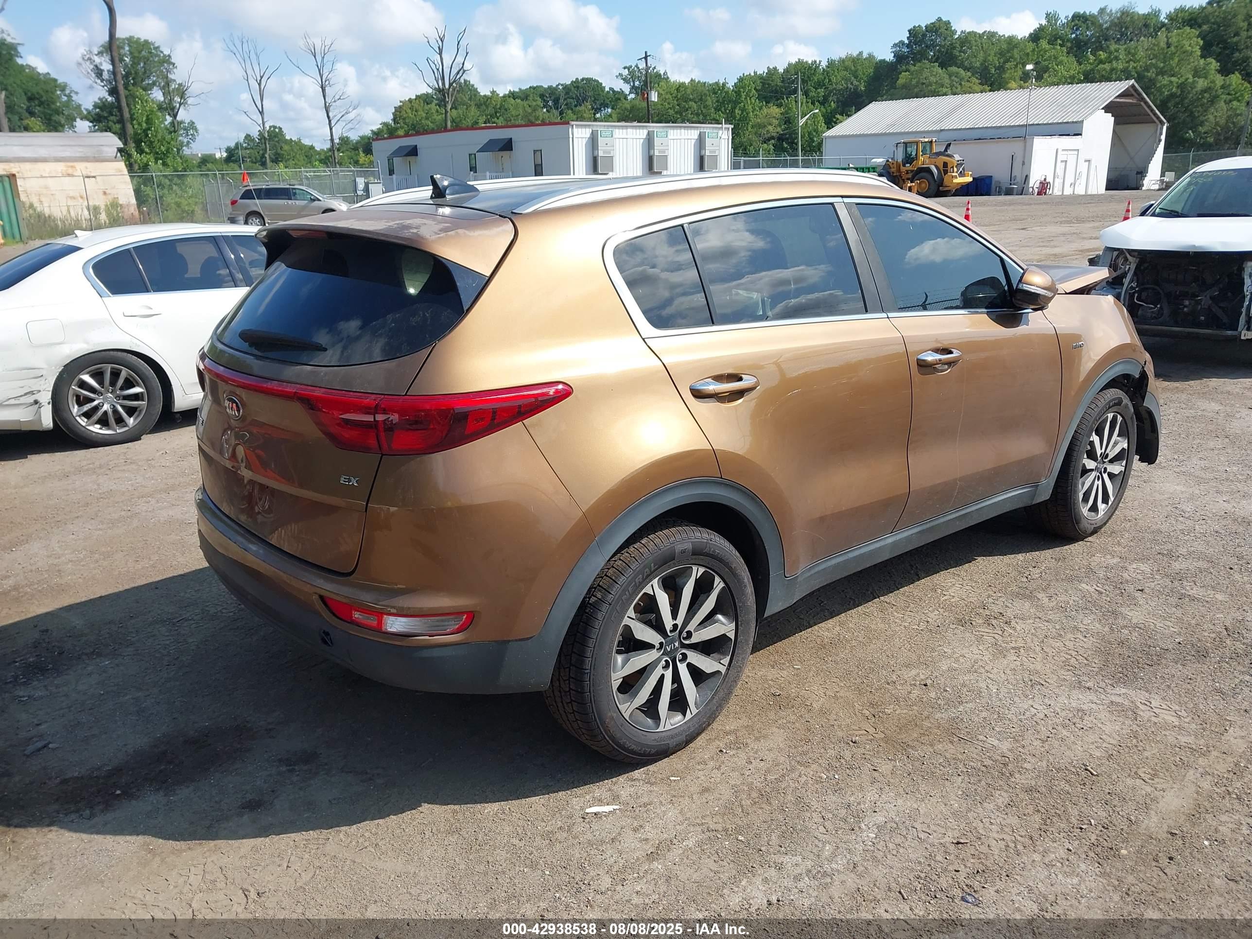 KIA SPORTAGE image 4