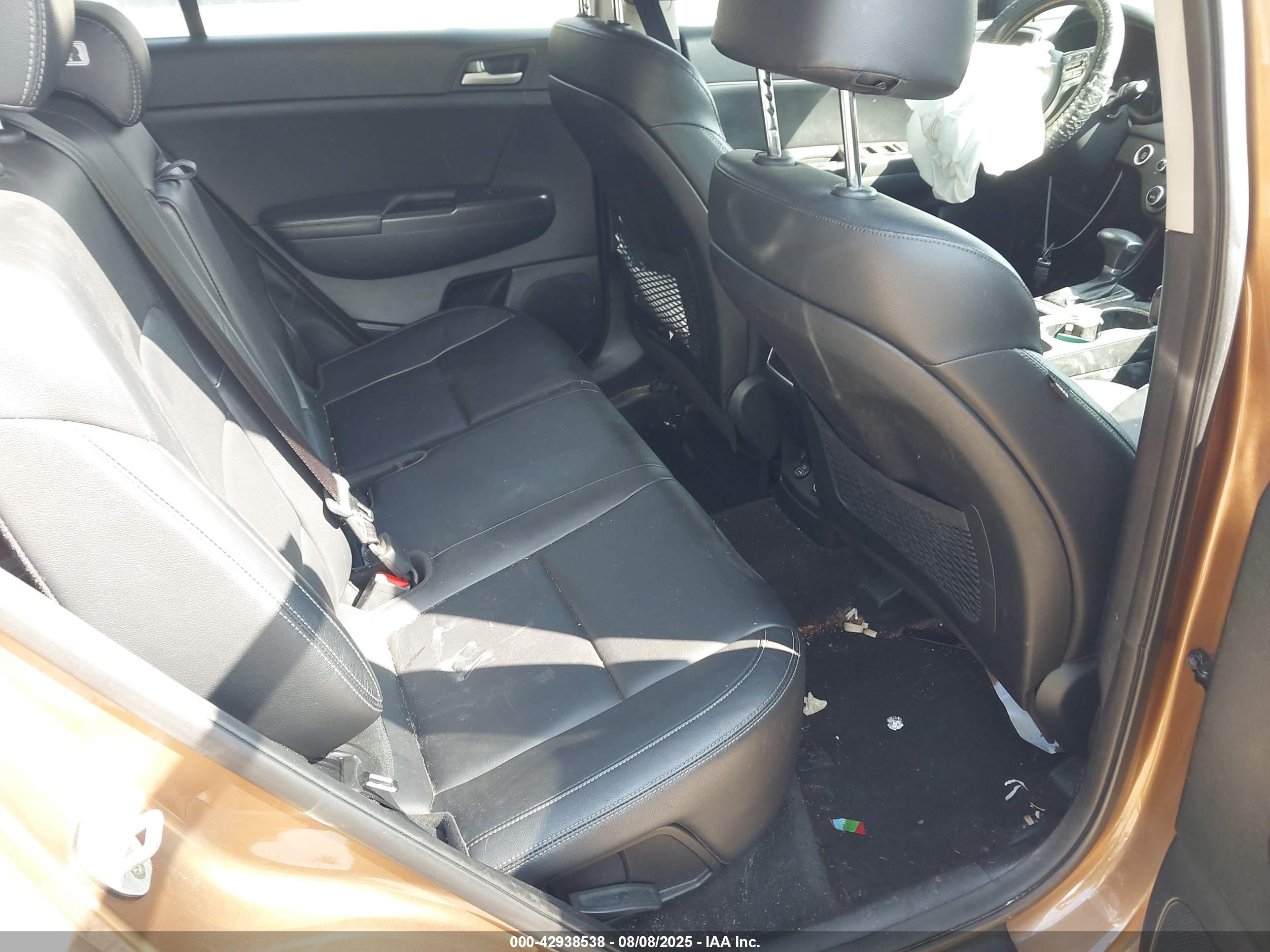 KIA SPORTAGE image 8