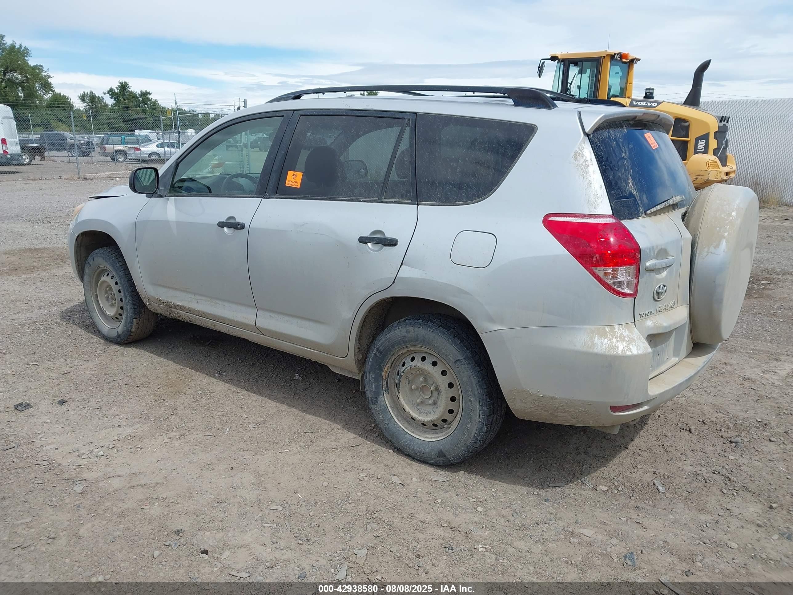 TOYOTA RAV4 image 3