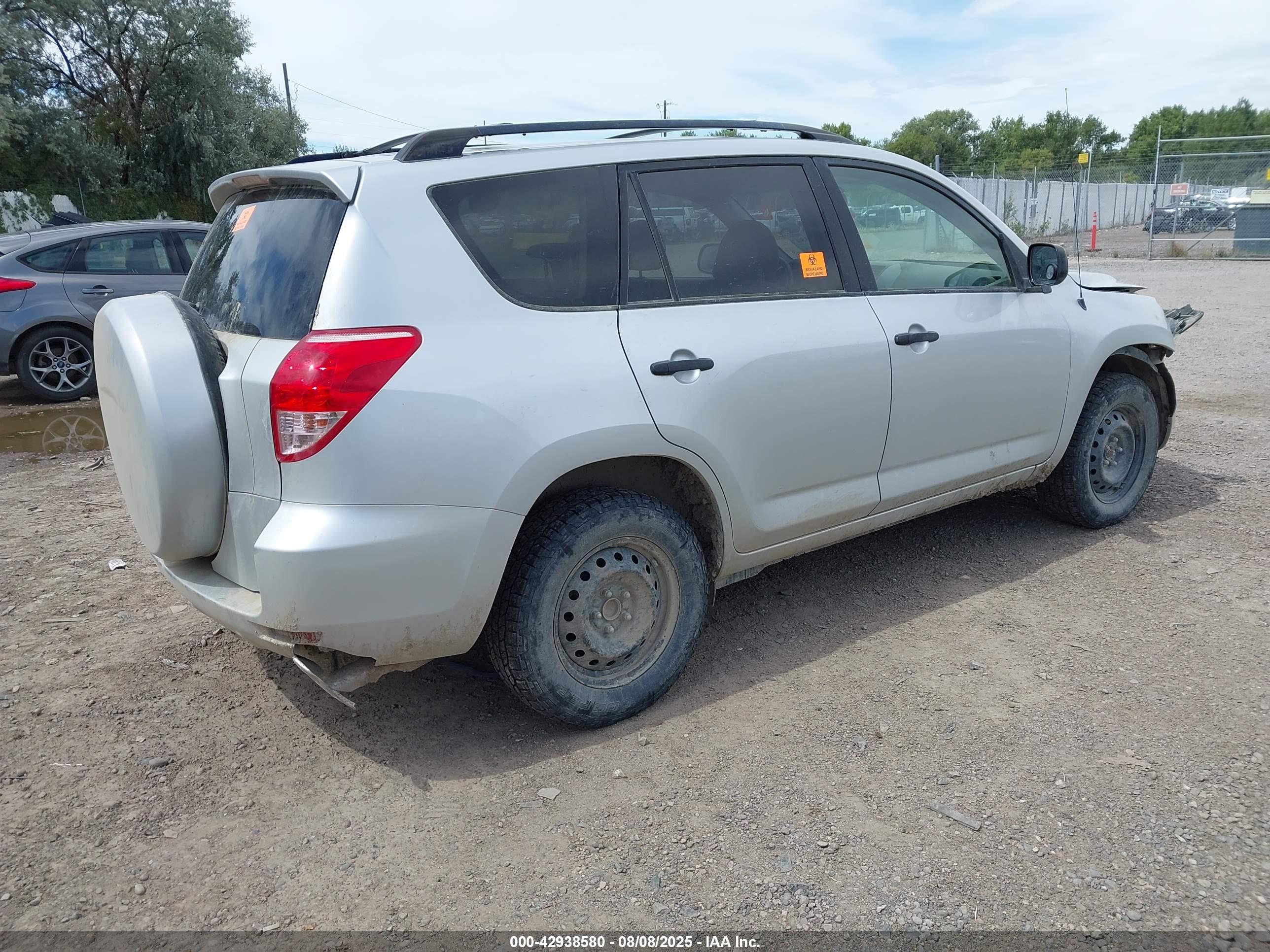 TOYOTA RAV4 image 4