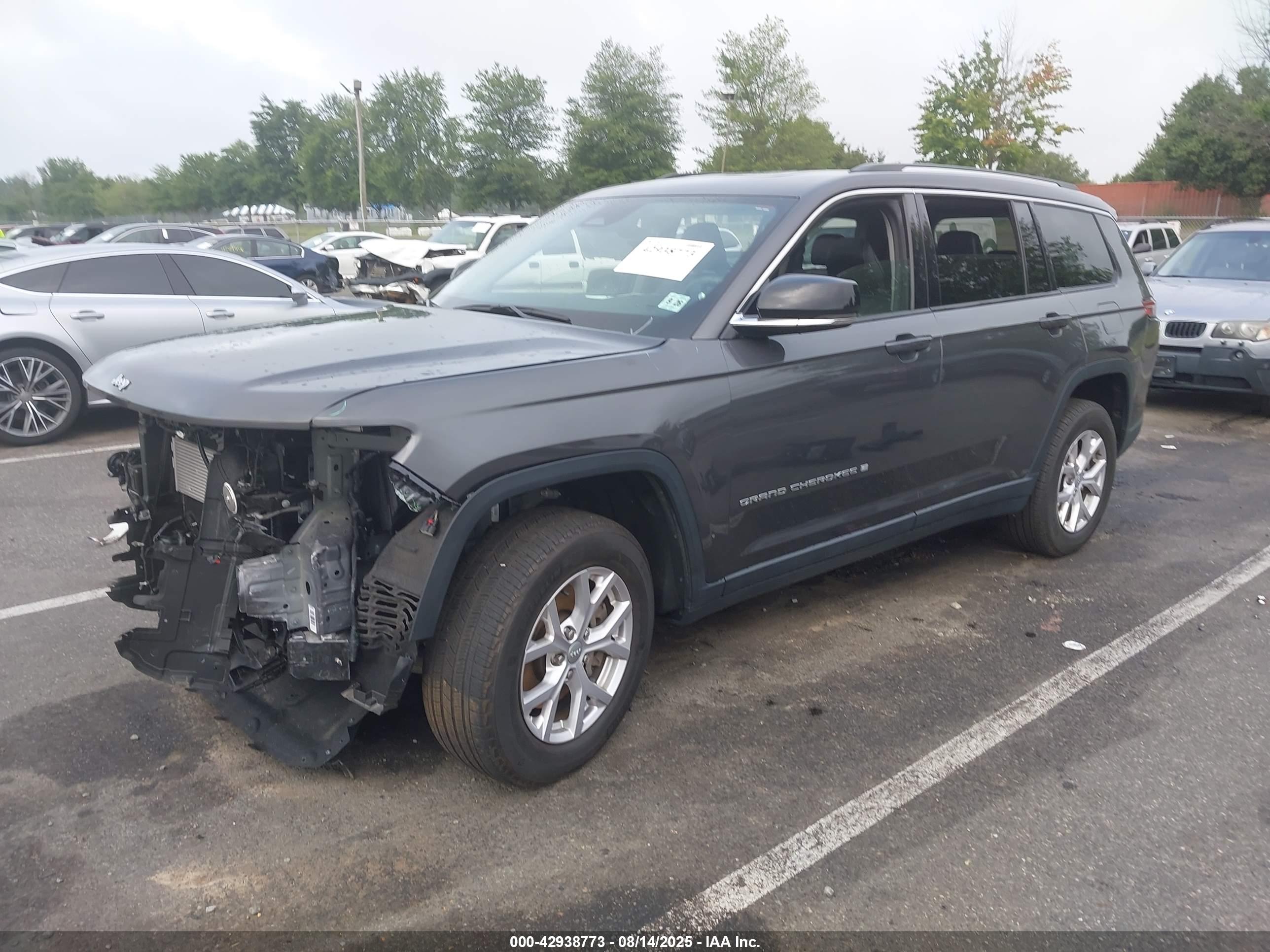 JEEP GRAND image 2