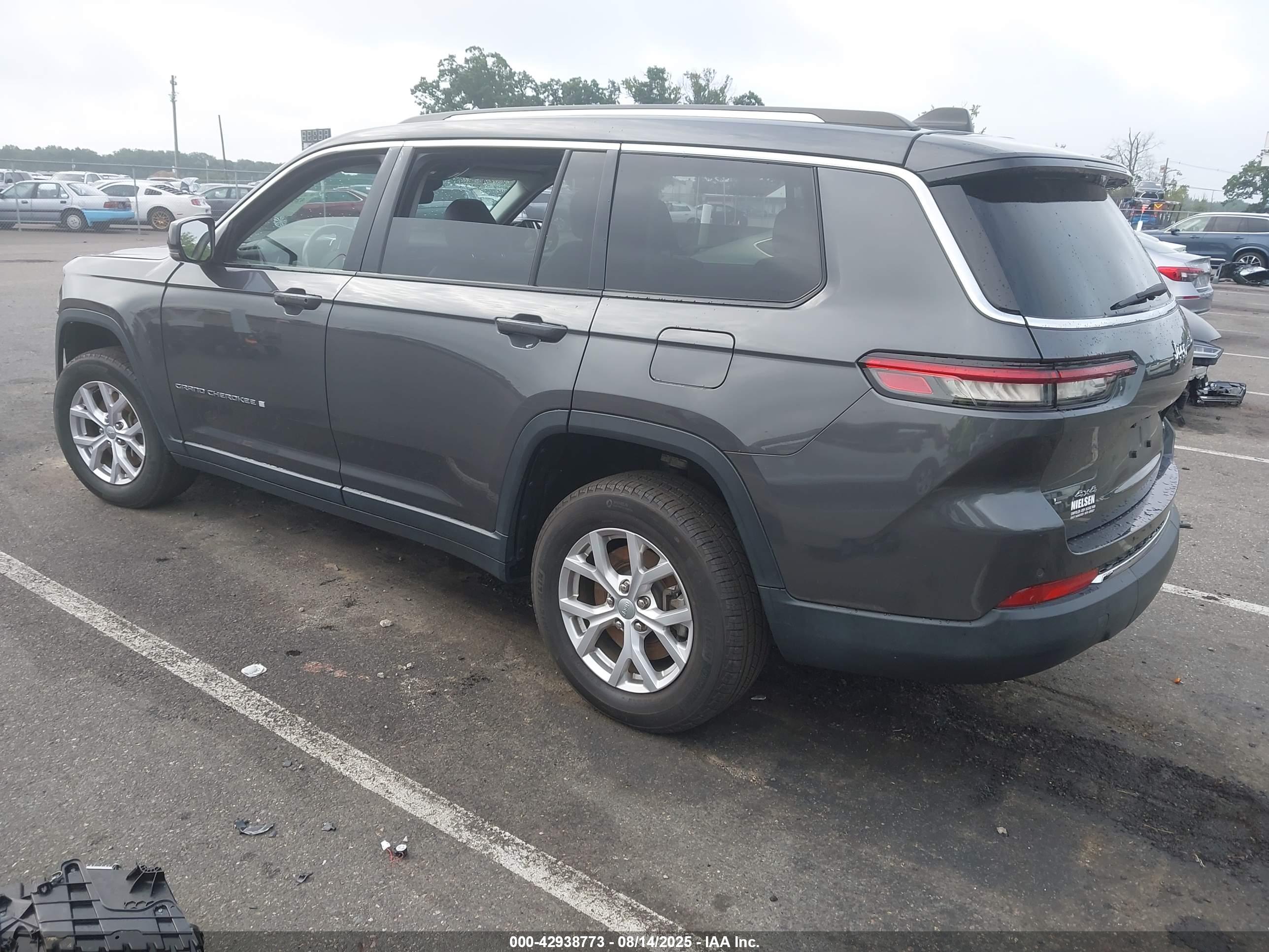 JEEP GRAND image 3
