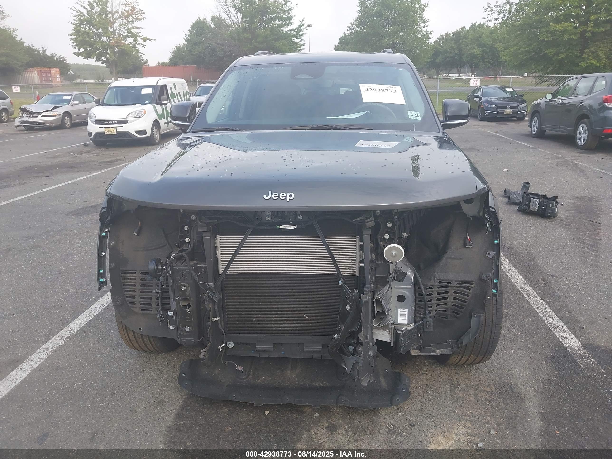 JEEP GRAND image 6