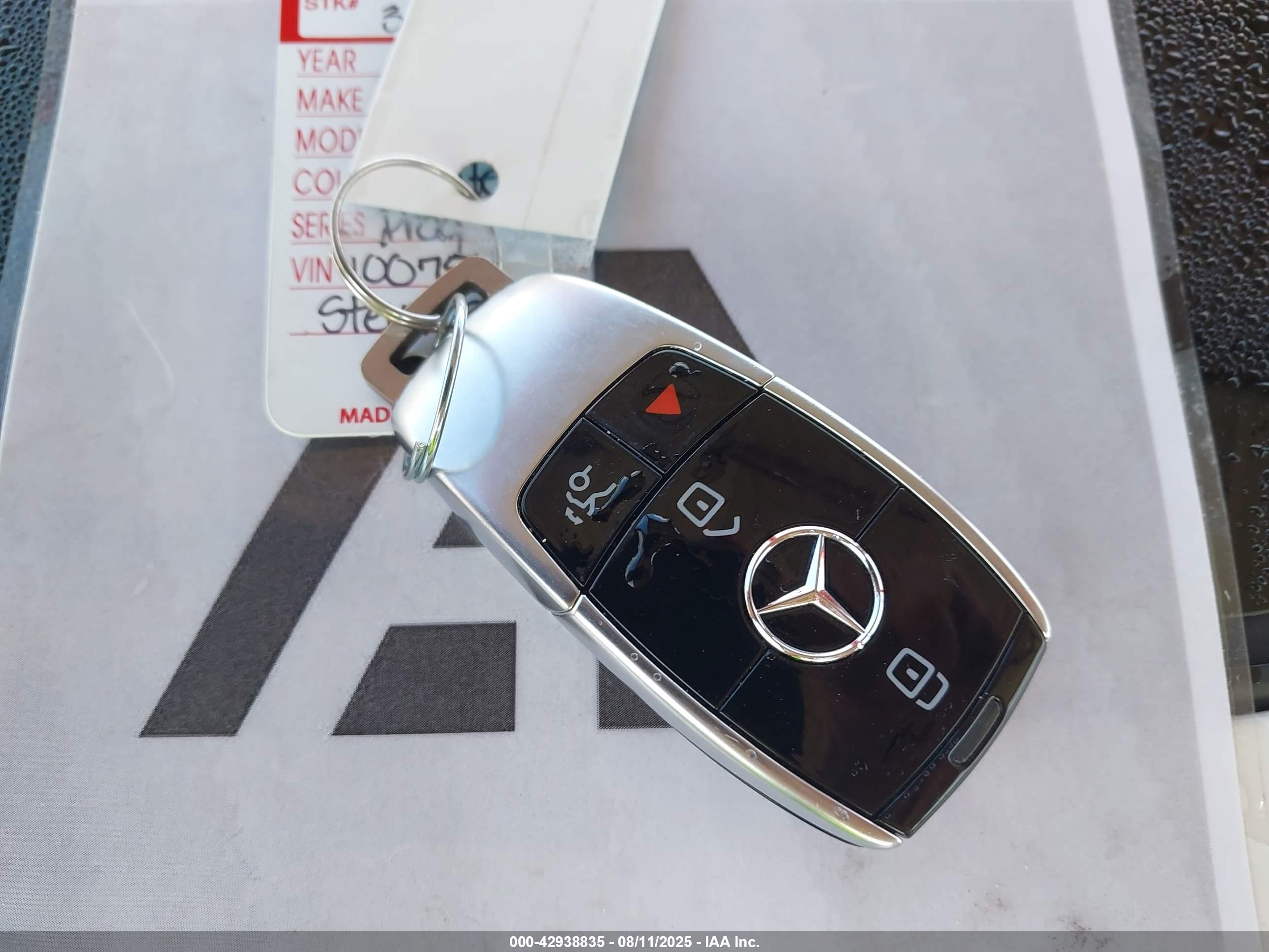 MERCEDES-BENZ E image 11