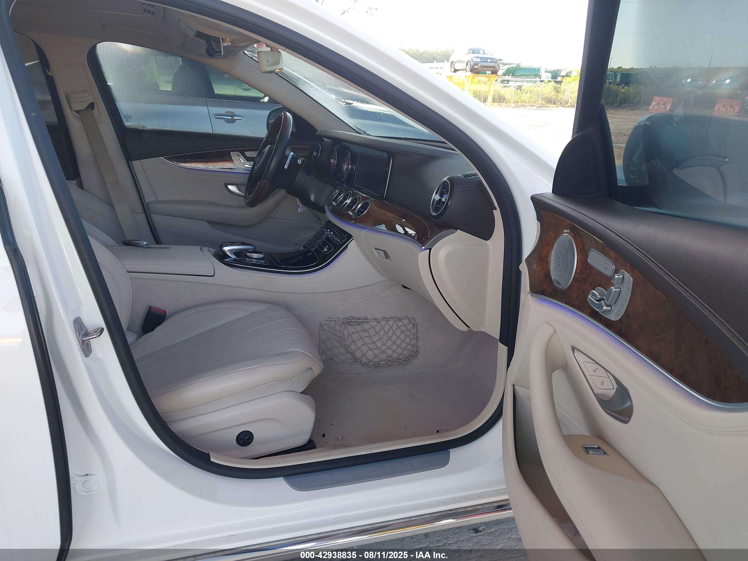 MERCEDES-BENZ E image 5