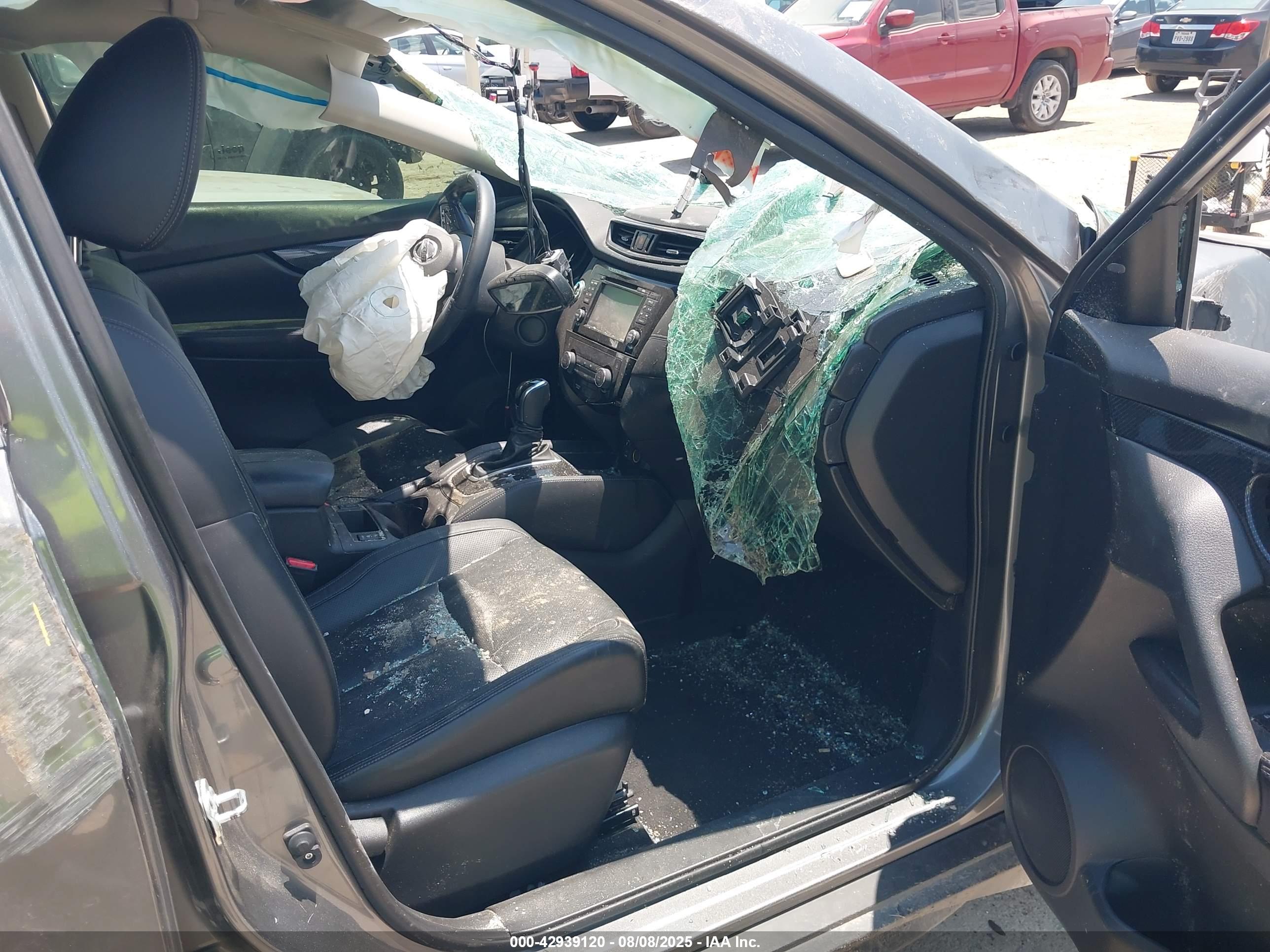 NISSAN ROGUE image 5