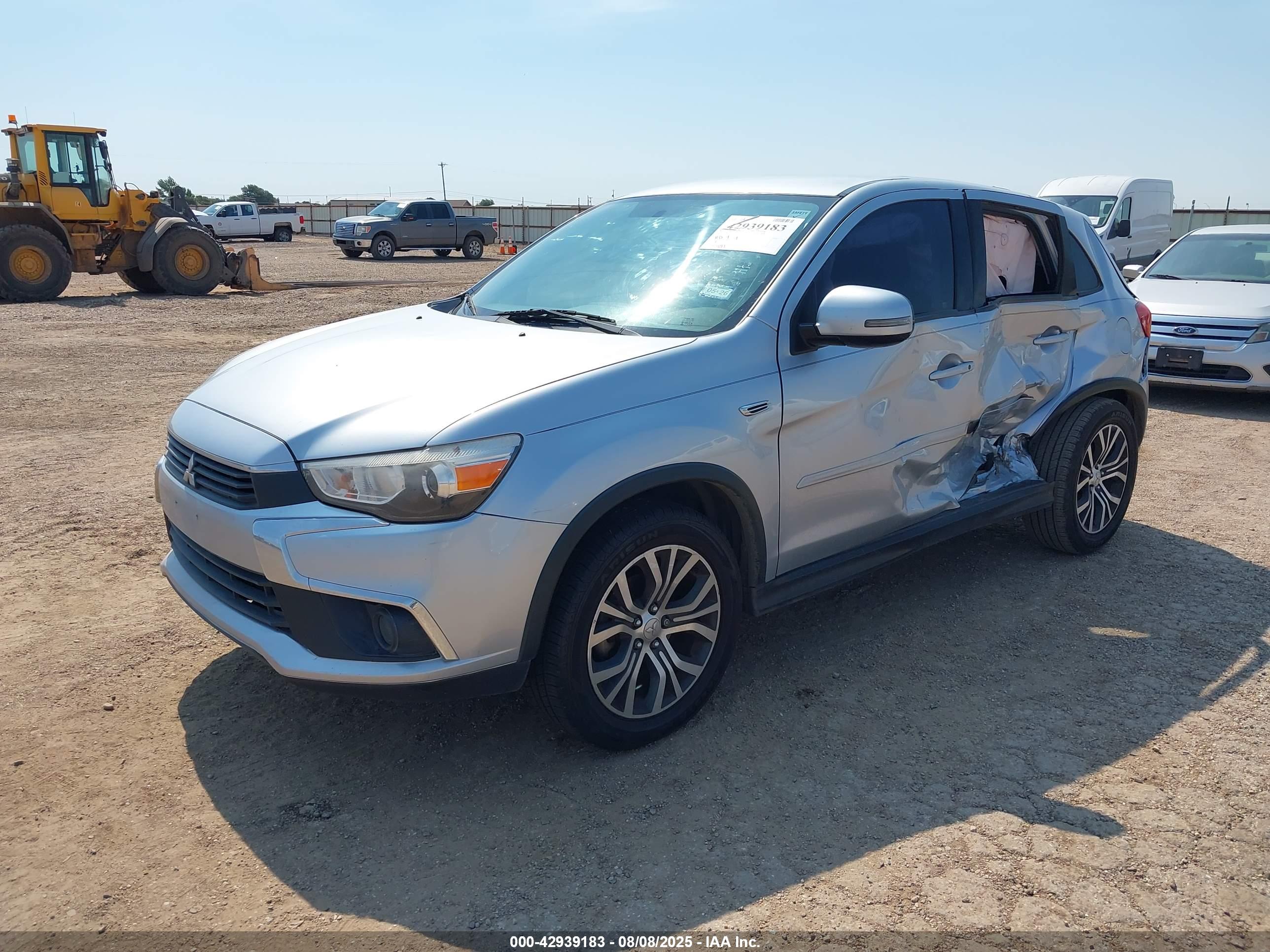 MITSUBISHI OUTLANDER image 2