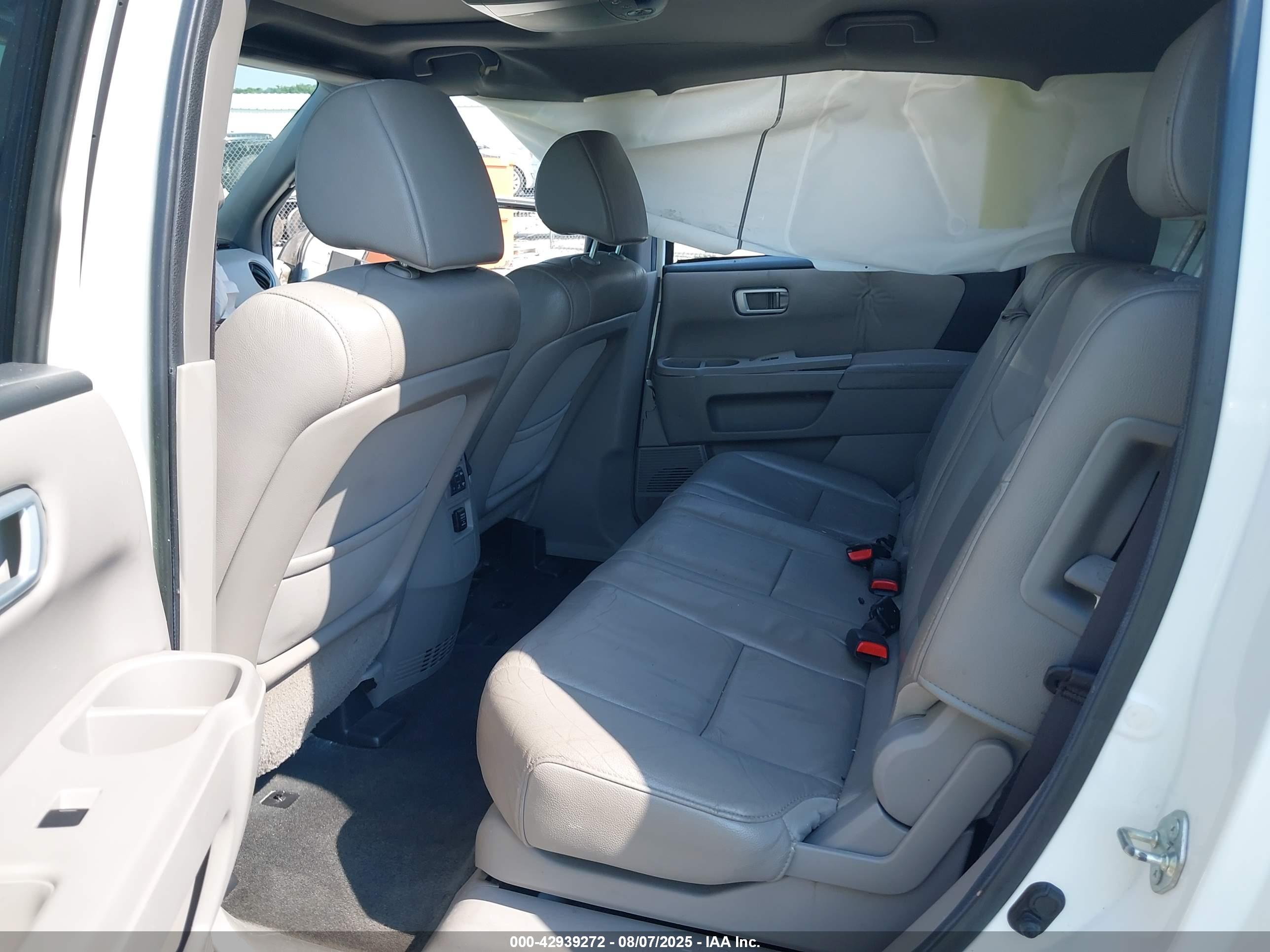 HONDA PILOT image 8