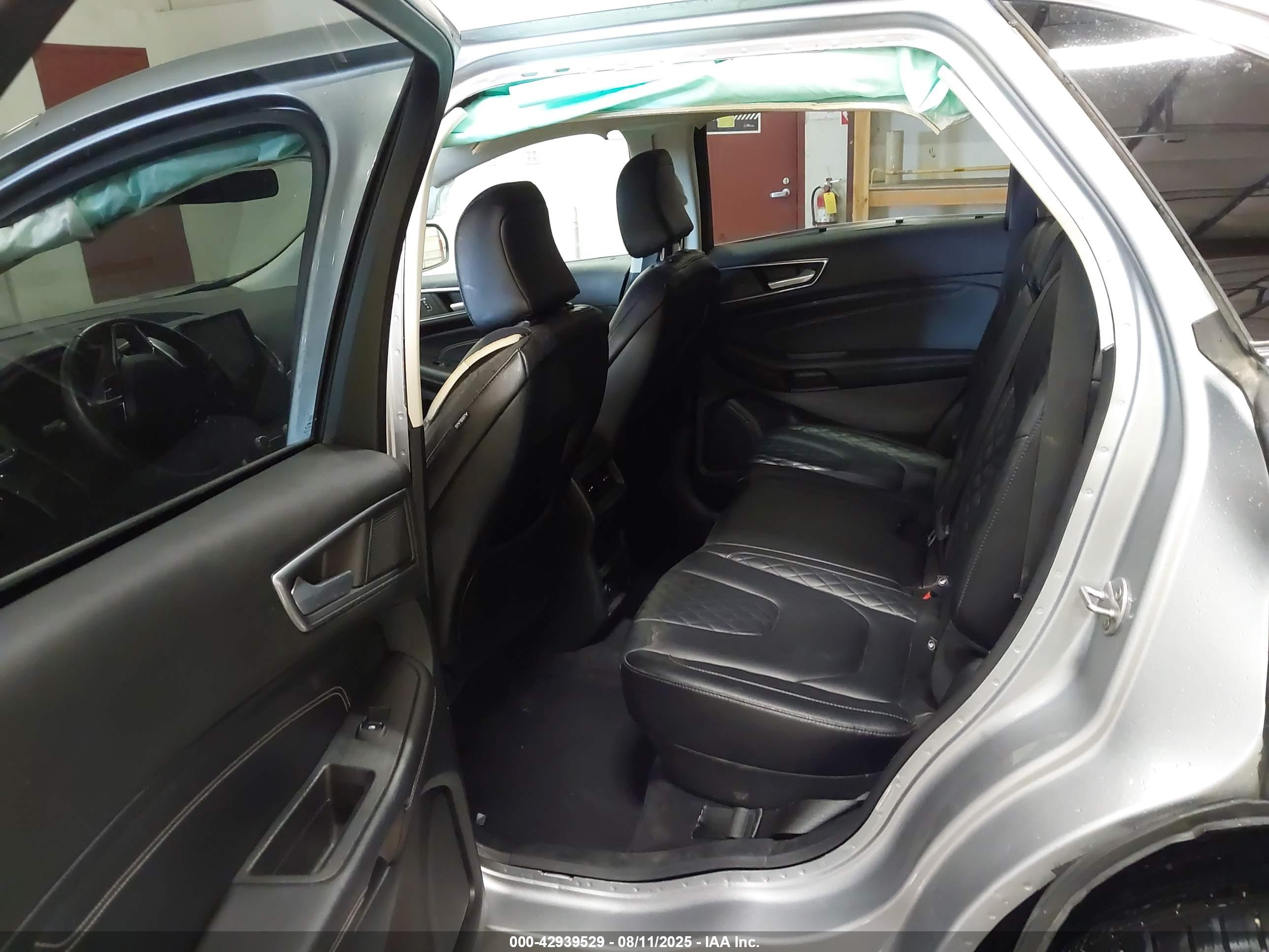 FORD EDGE image 8