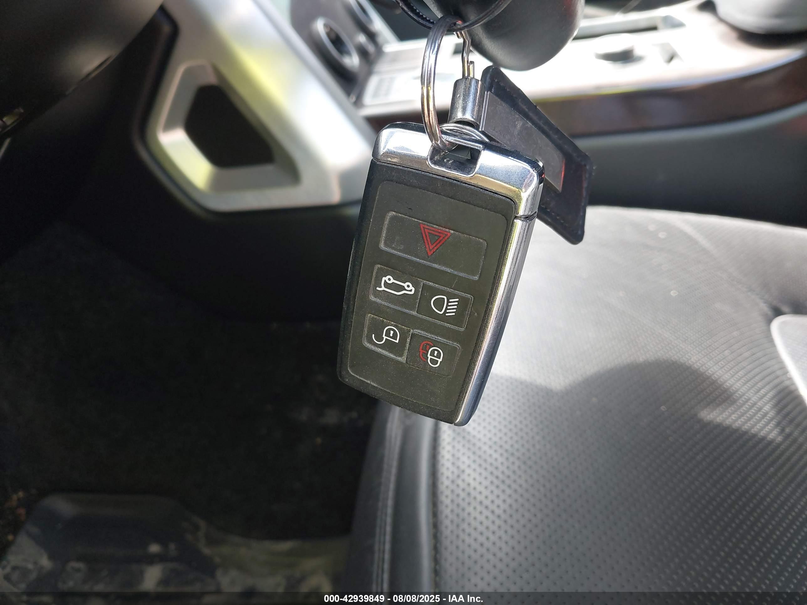 LAND ROVER image 11