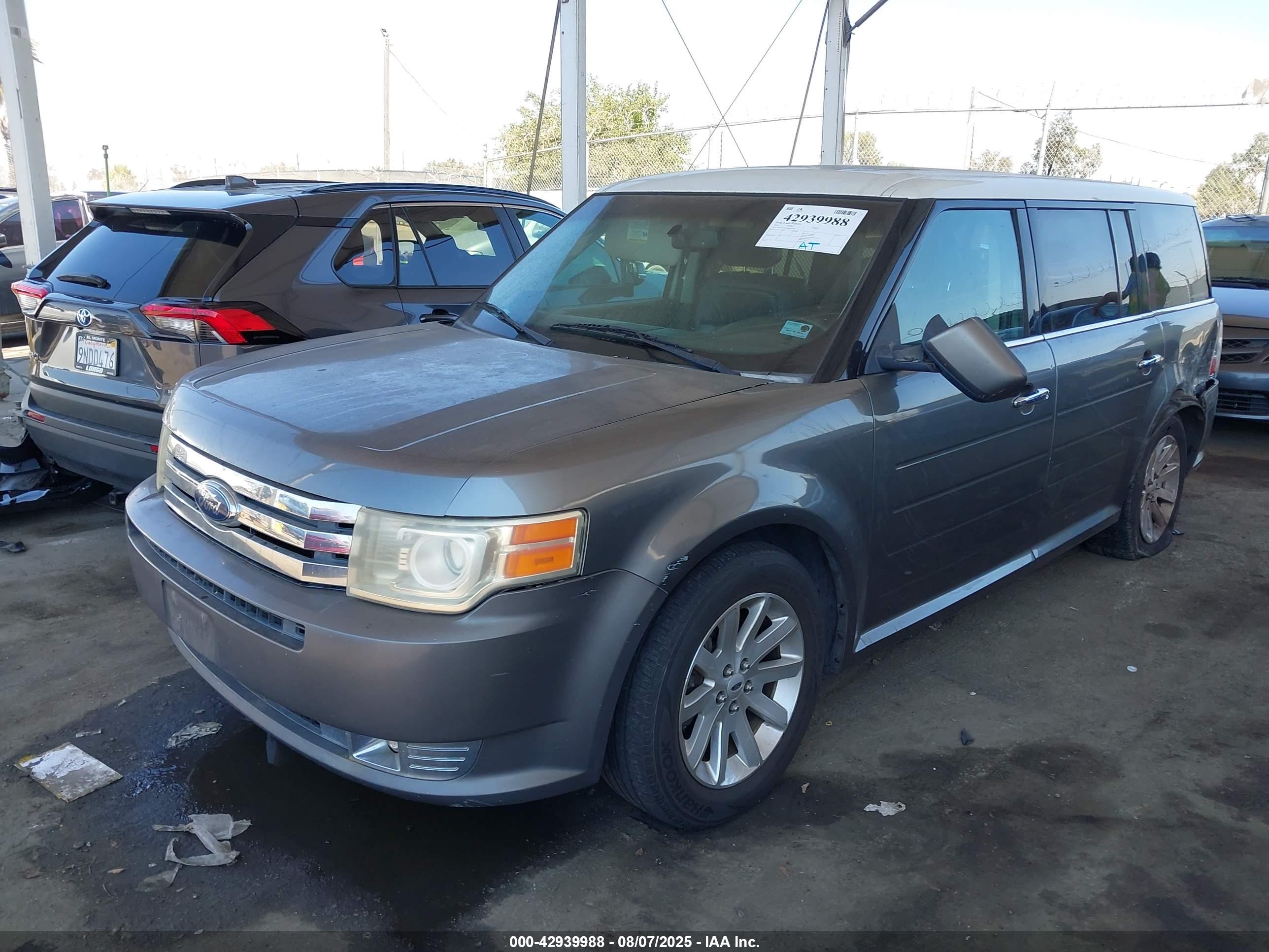 FORD FLEX image 2