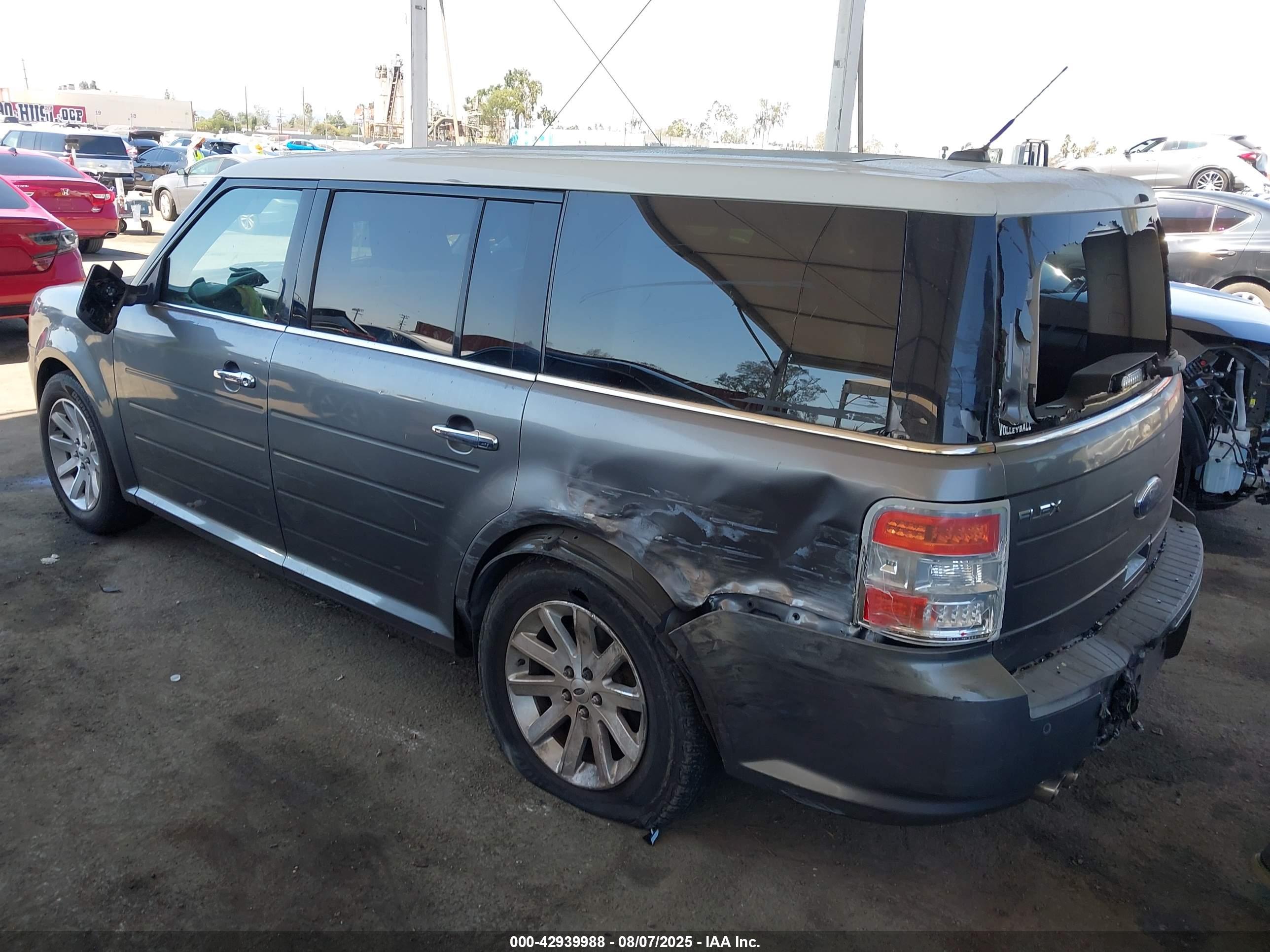 FORD FLEX image 3