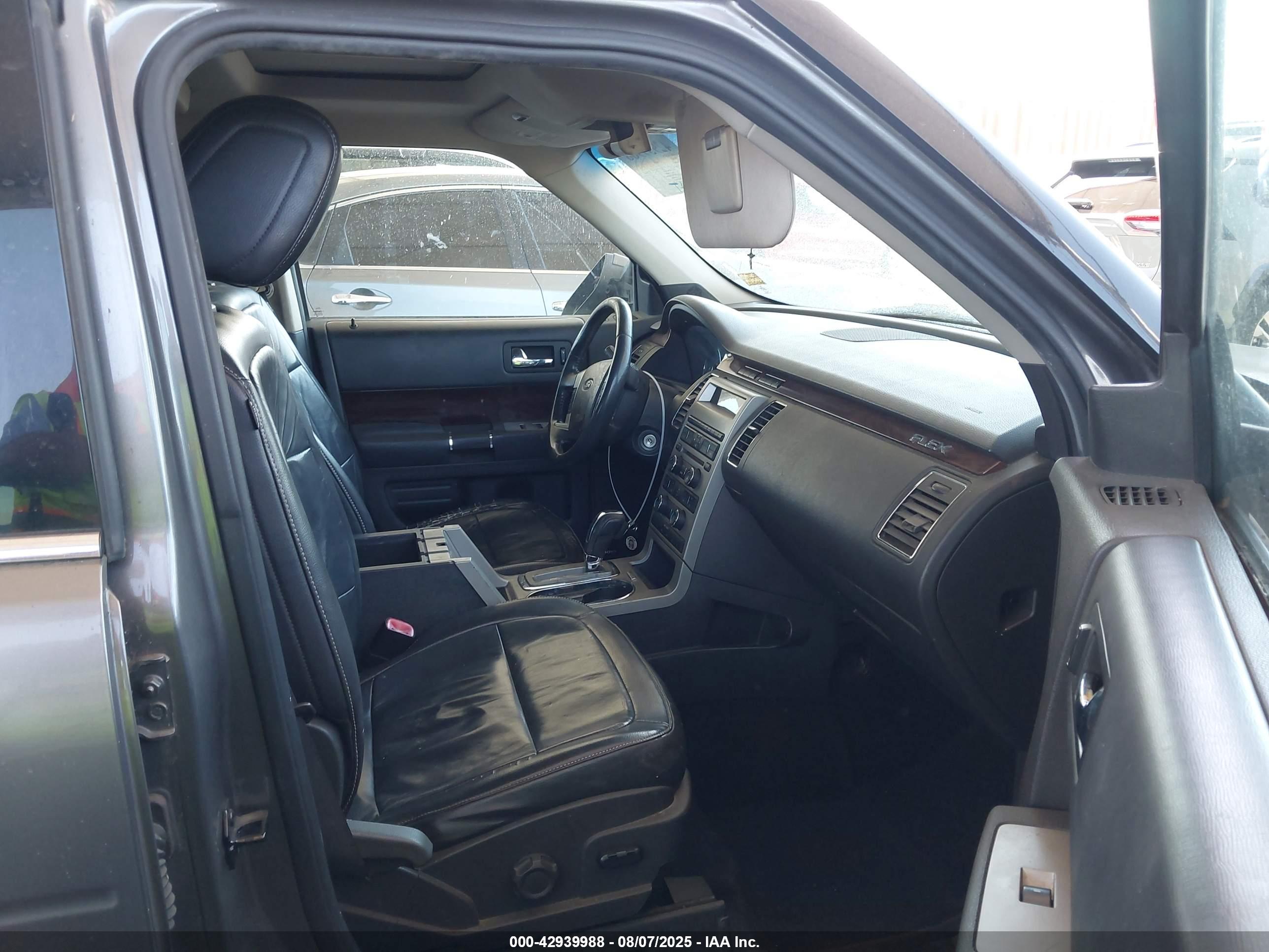 FORD FLEX image 5