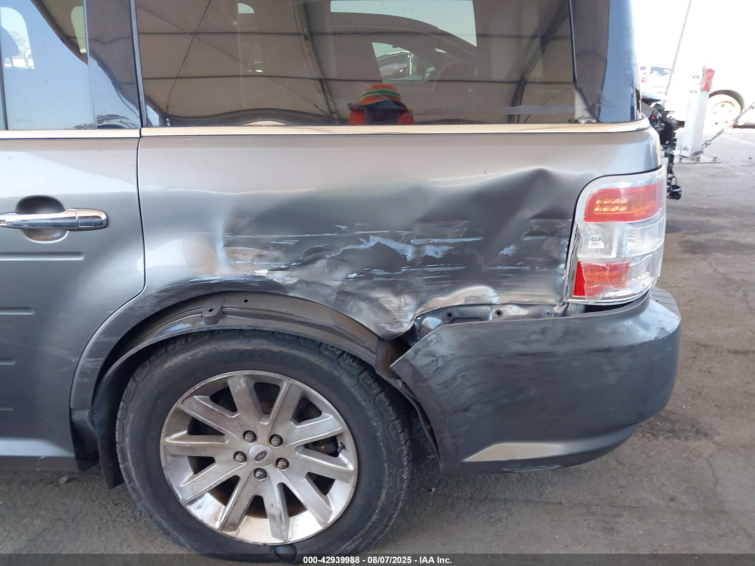 FORD FLEX image 6
