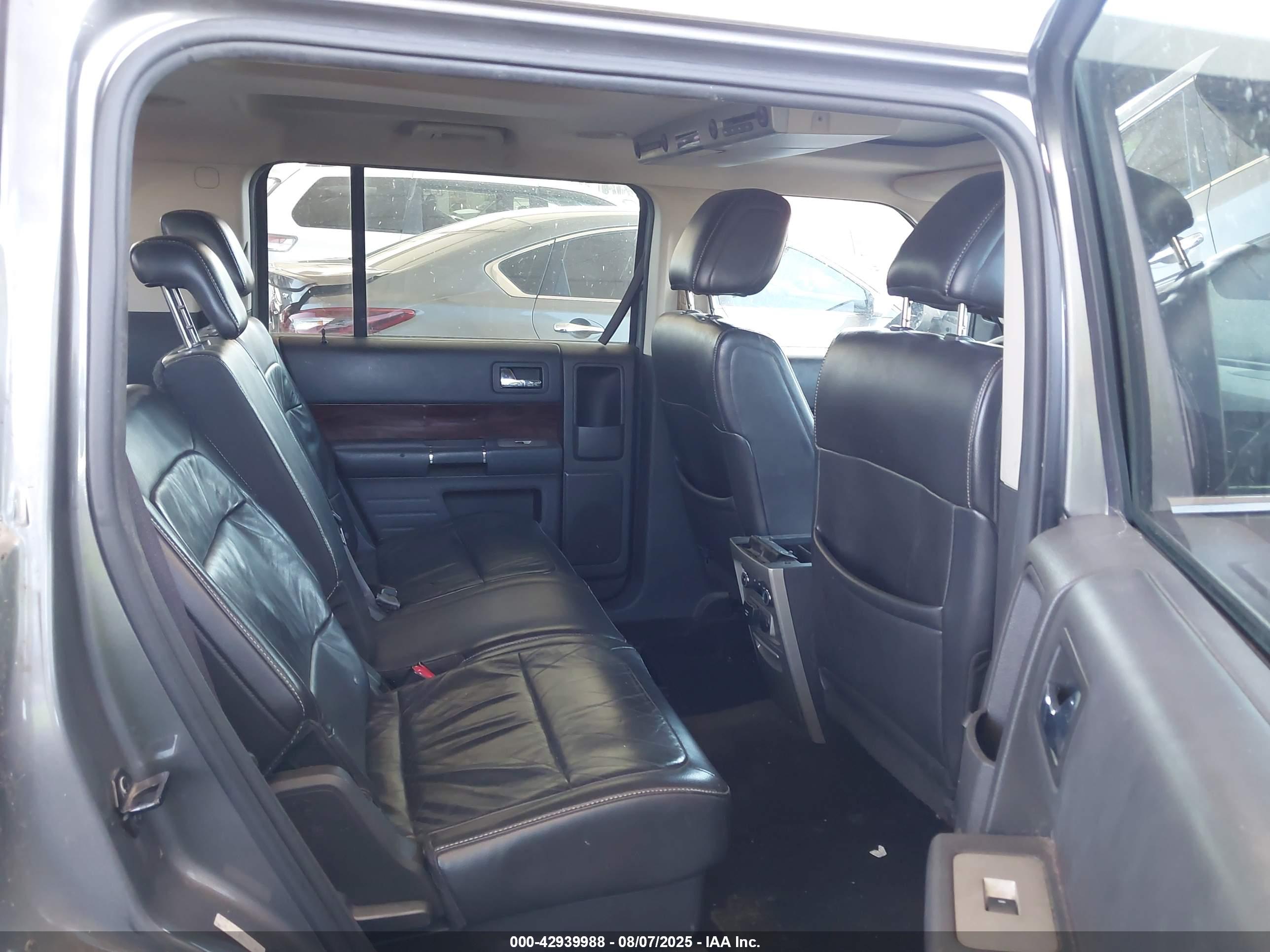FORD FLEX image 8