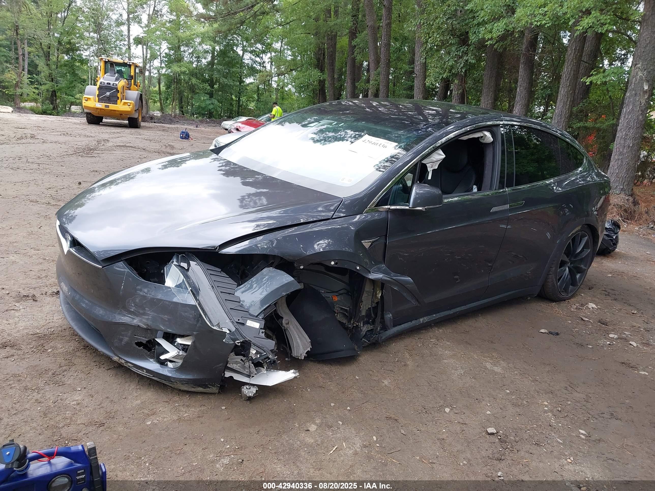 TESLA MODEL image 2