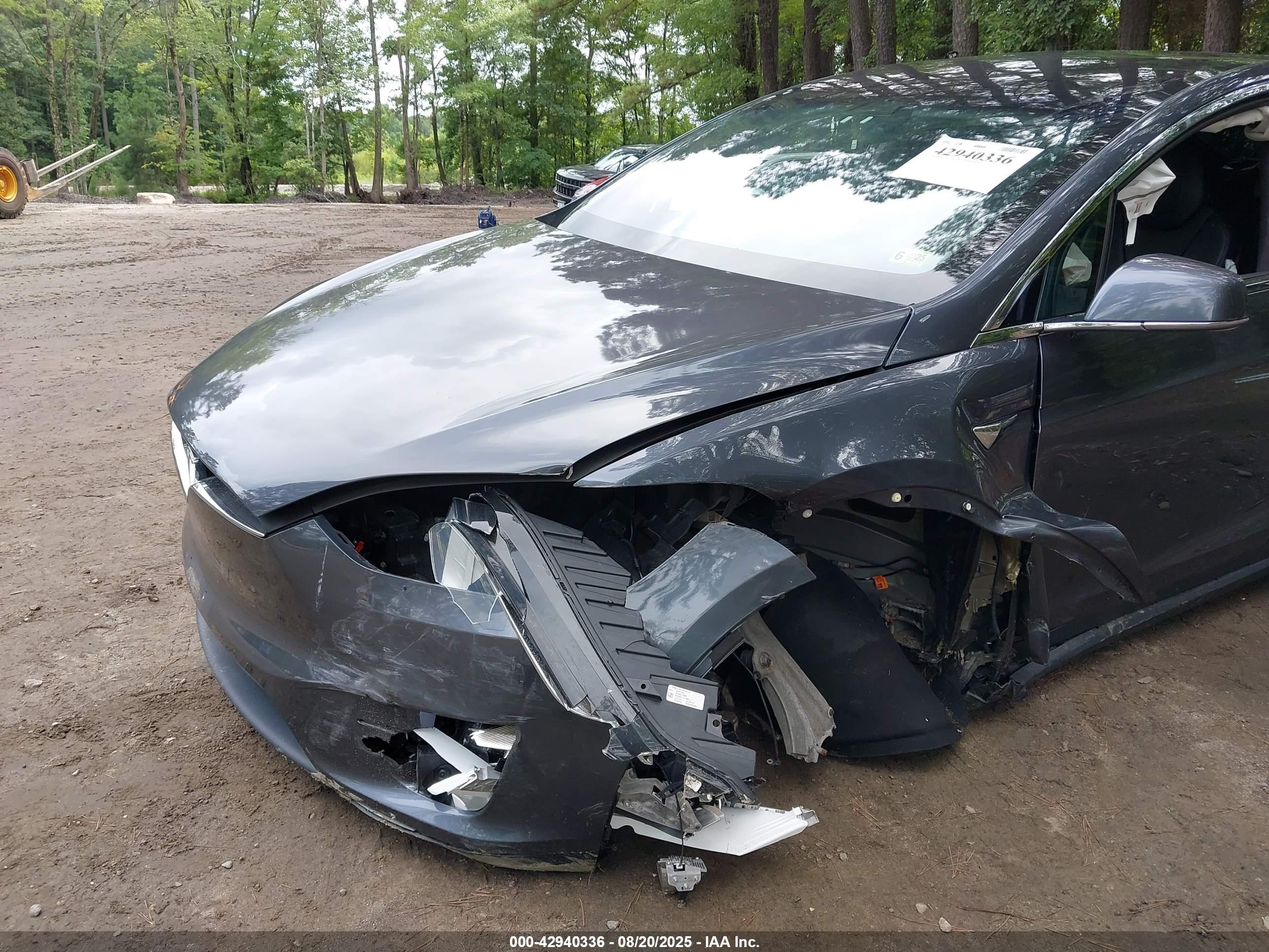 TESLA MODEL image 6
