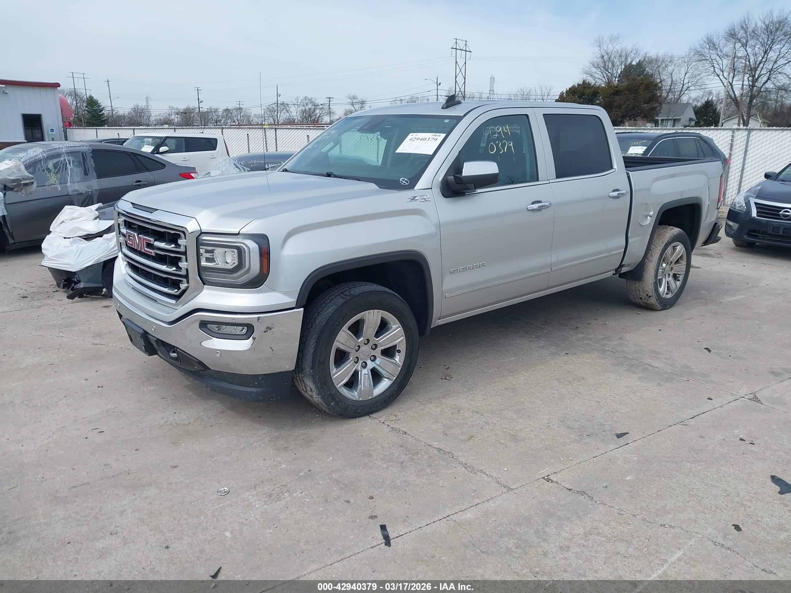 GMC SIERRA image 2
