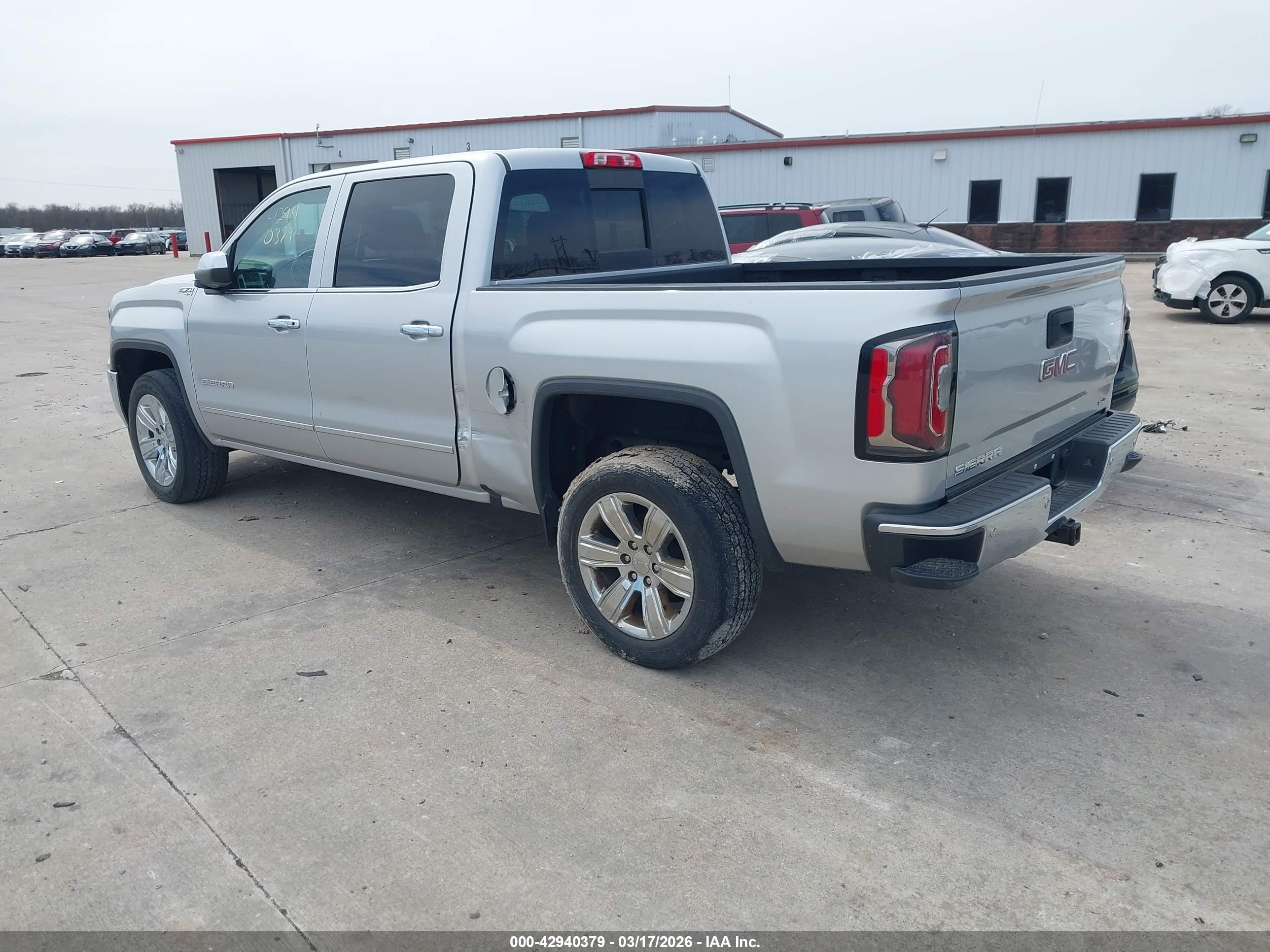 GMC SIERRA image 3