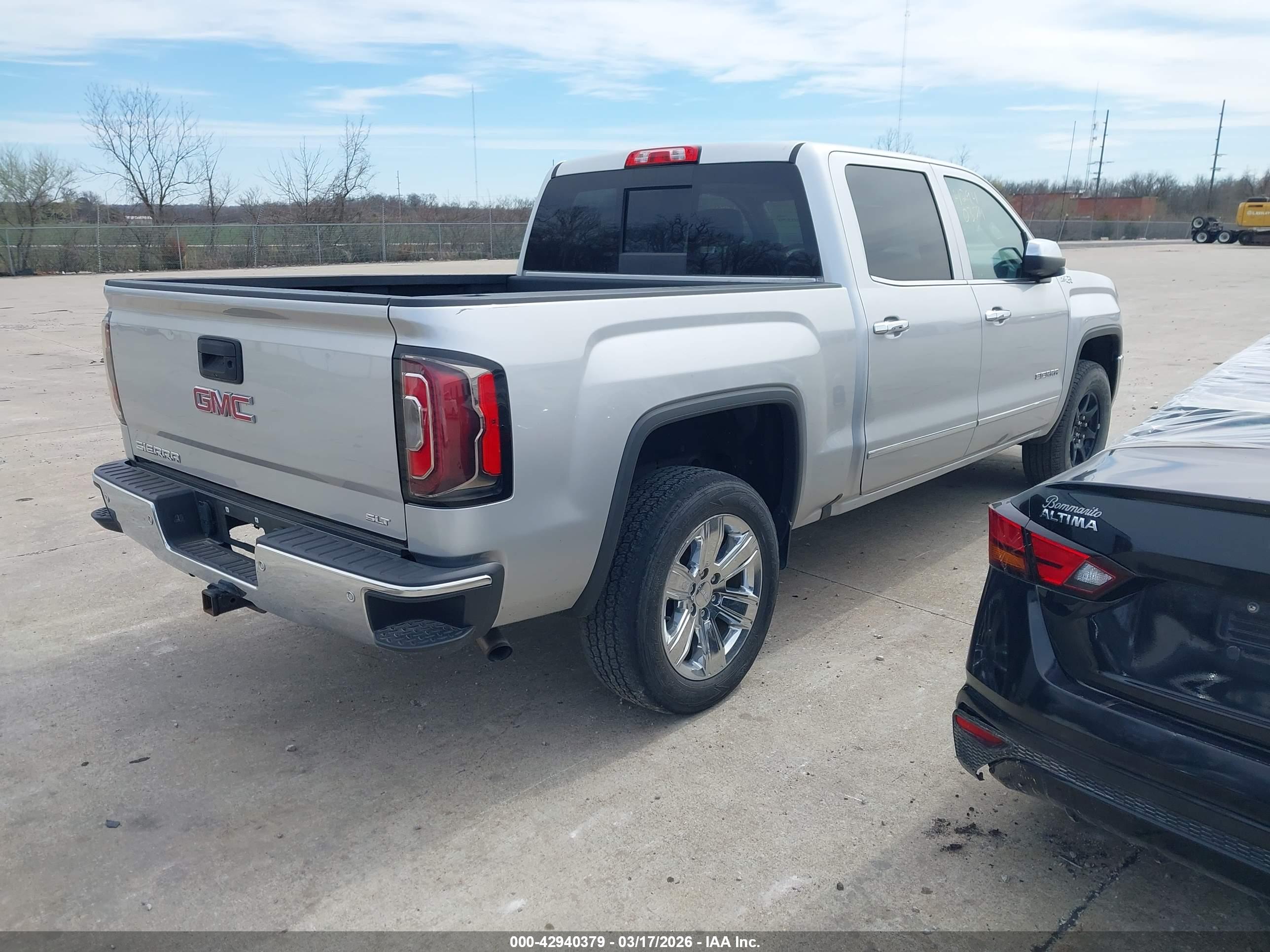 GMC SIERRA image 4