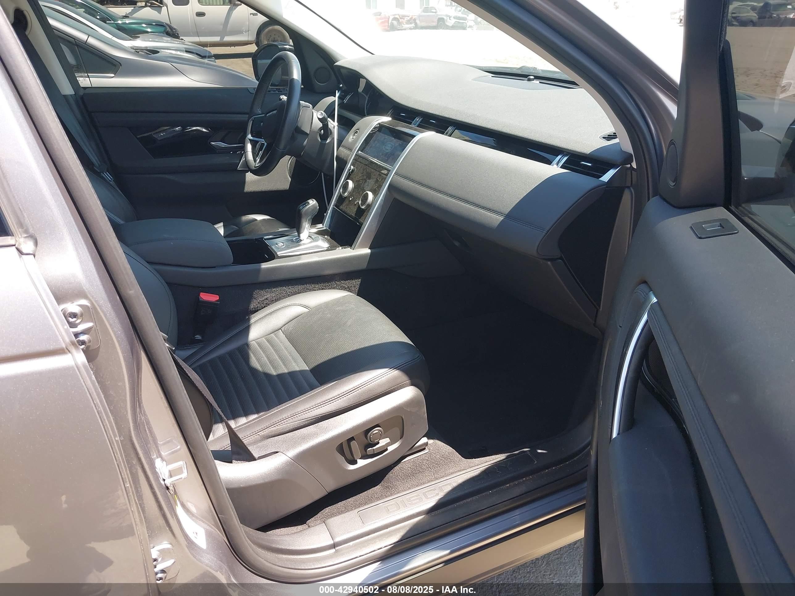 LAND ROVER image 5