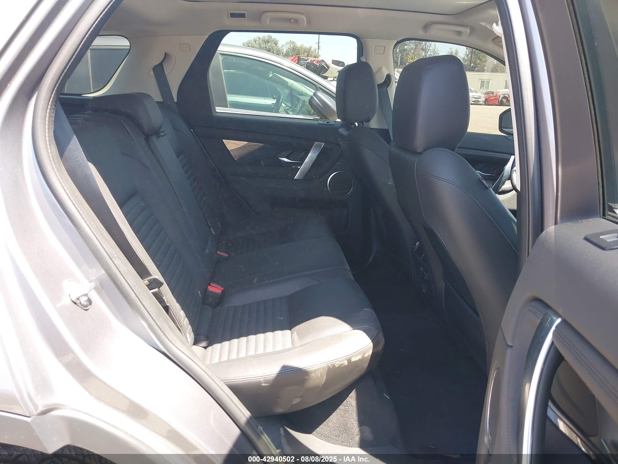 LAND ROVER image 8