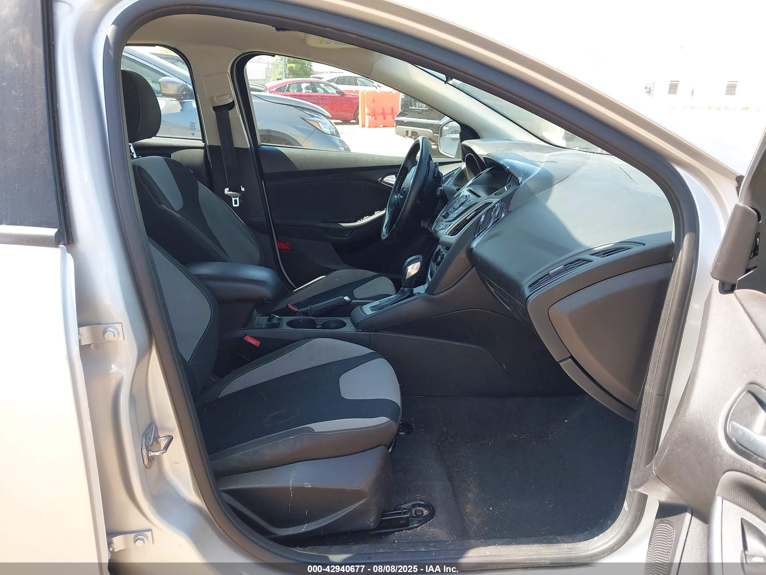FORD FOCUS image 5
