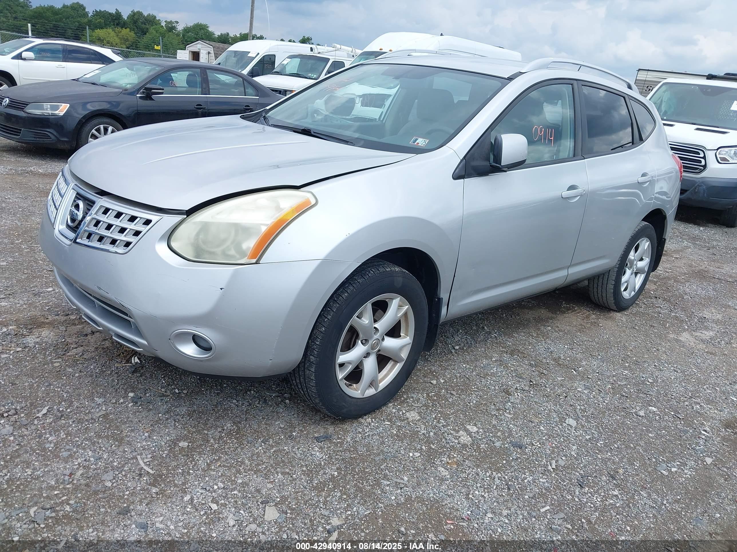 NISSAN ROGUE image 2