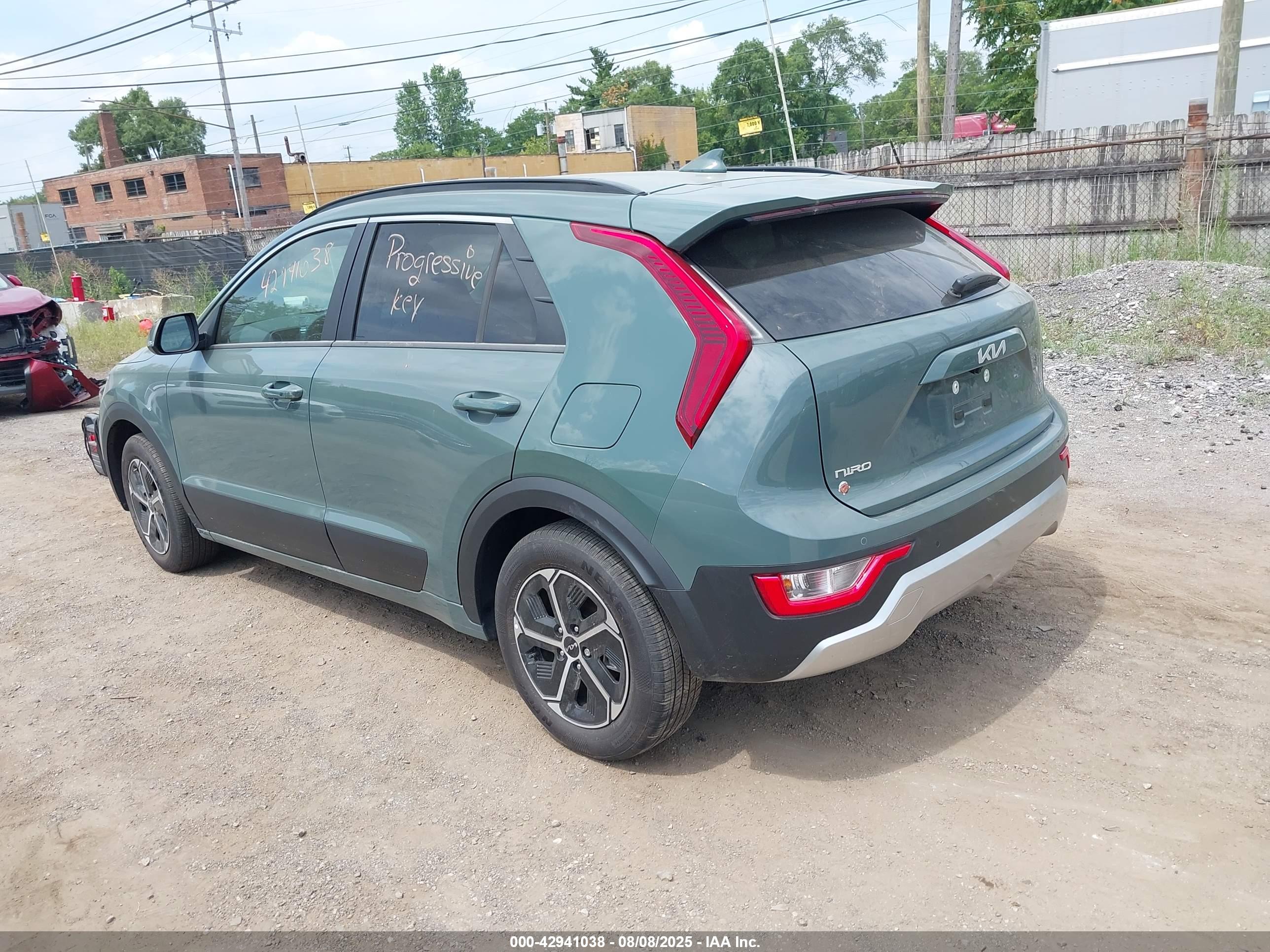 KIA NIRO image 3