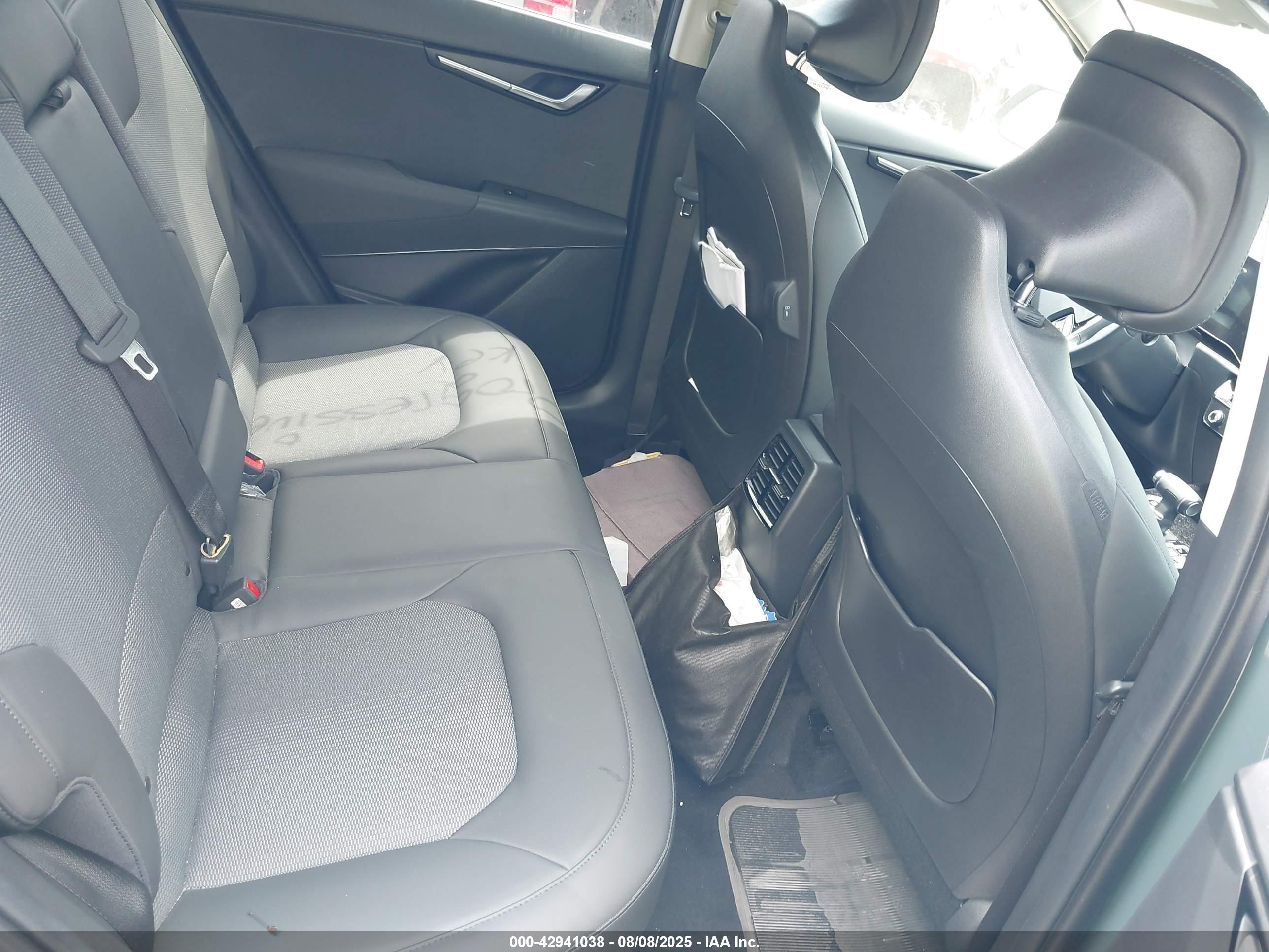 KIA NIRO image 8