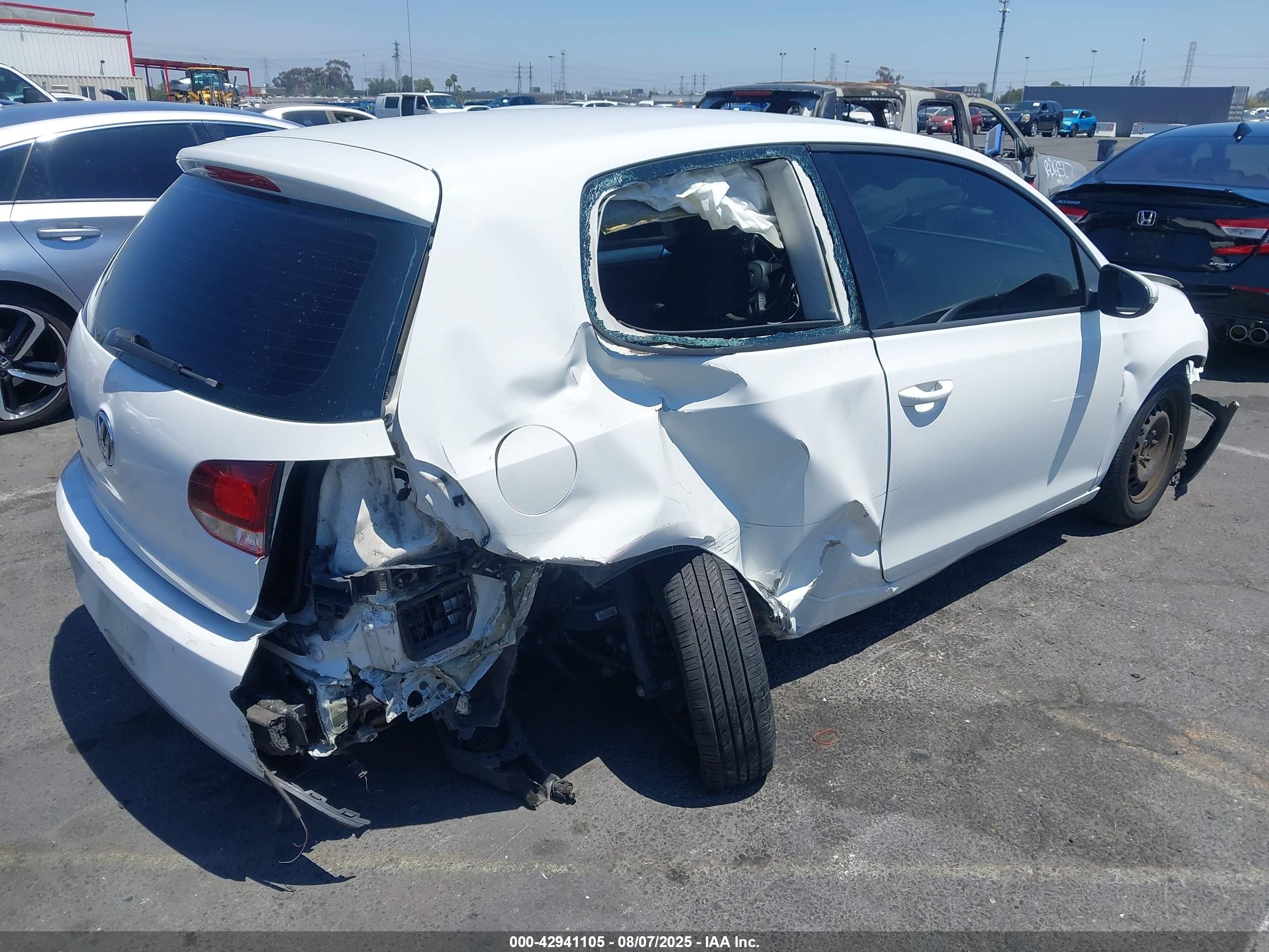 VOLKSWAGEN GOLF image 4