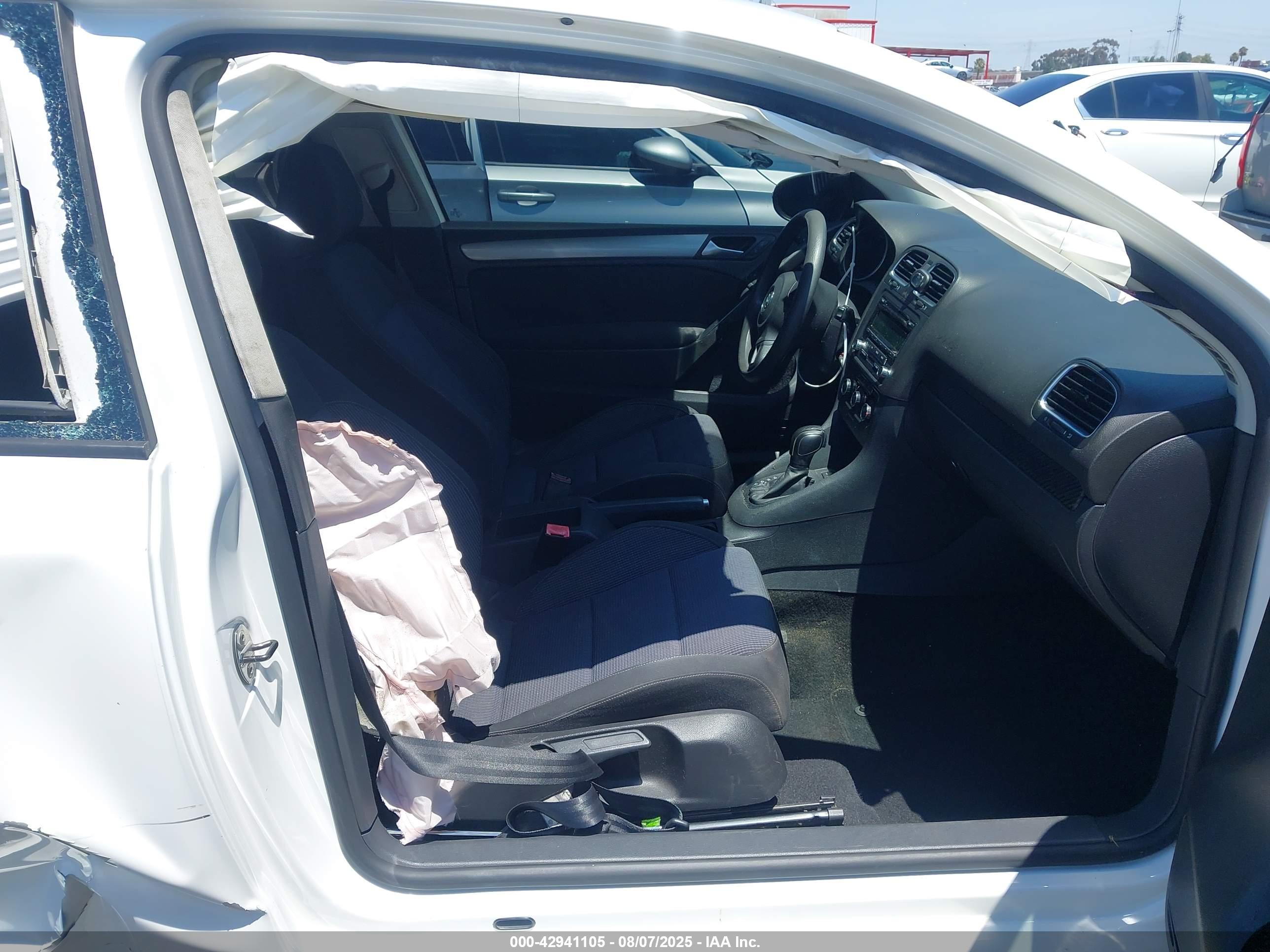 VOLKSWAGEN GOLF image 5