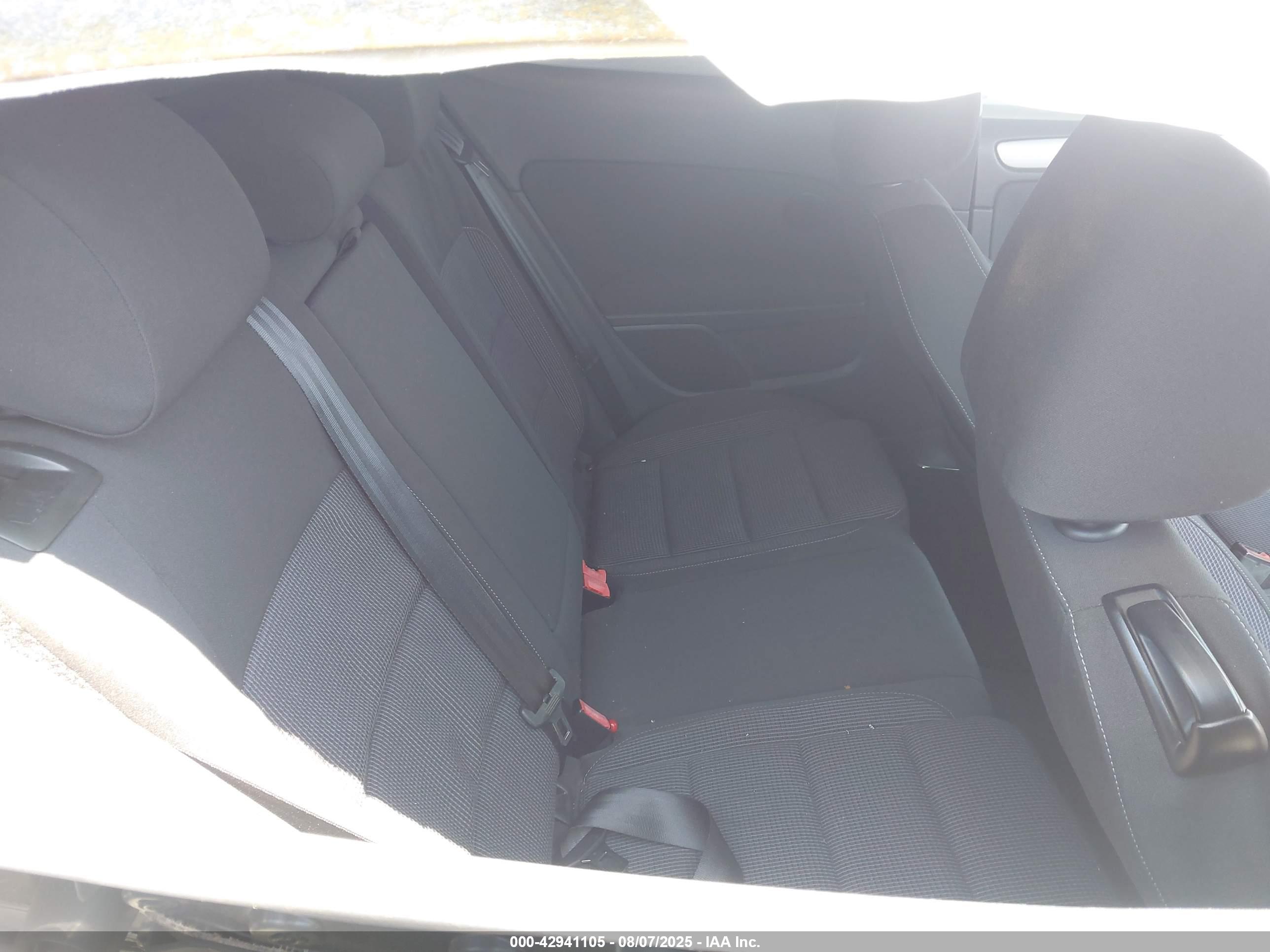 VOLKSWAGEN GOLF image 8