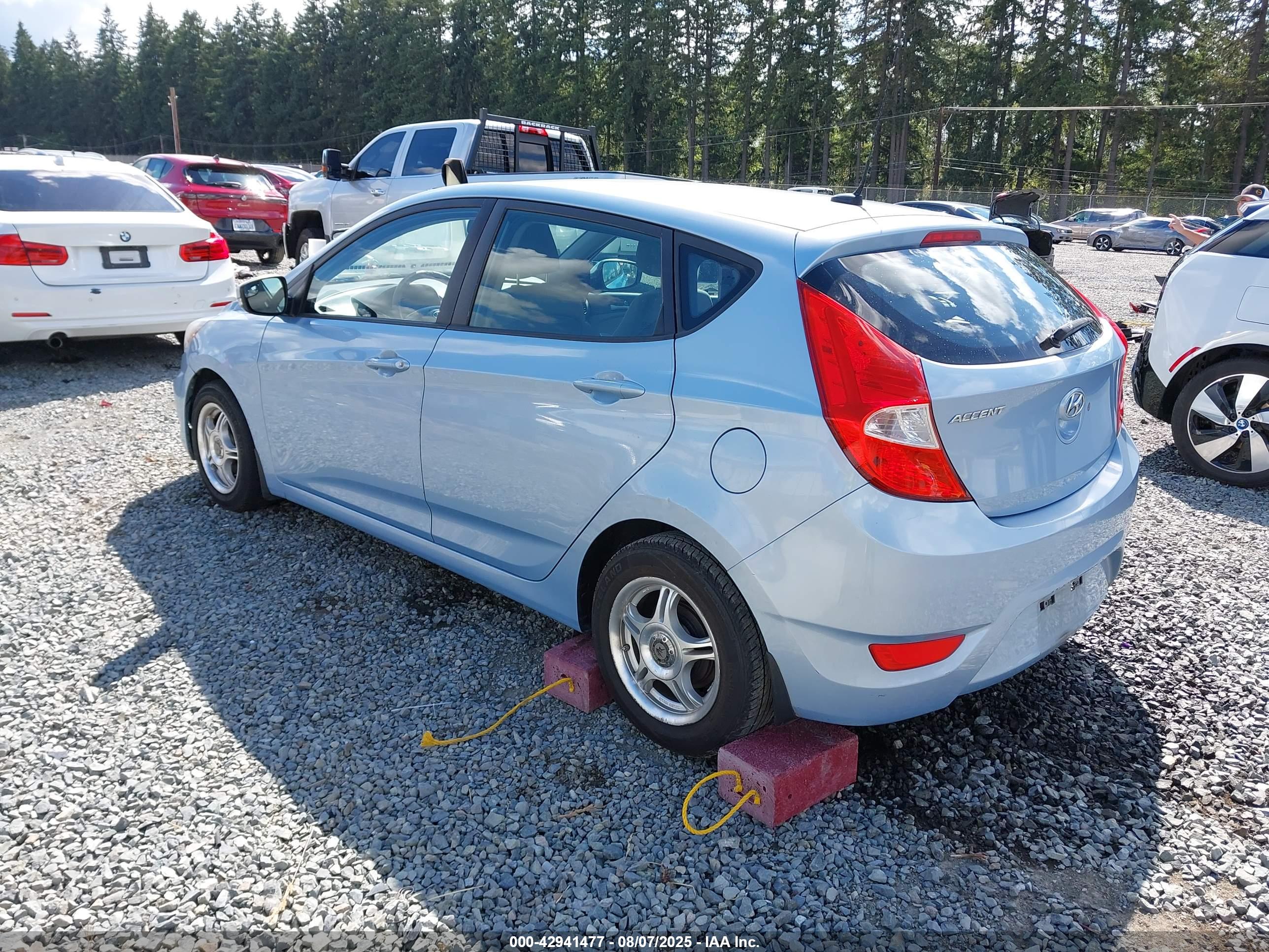 HYUNDAI ACCENT image 3