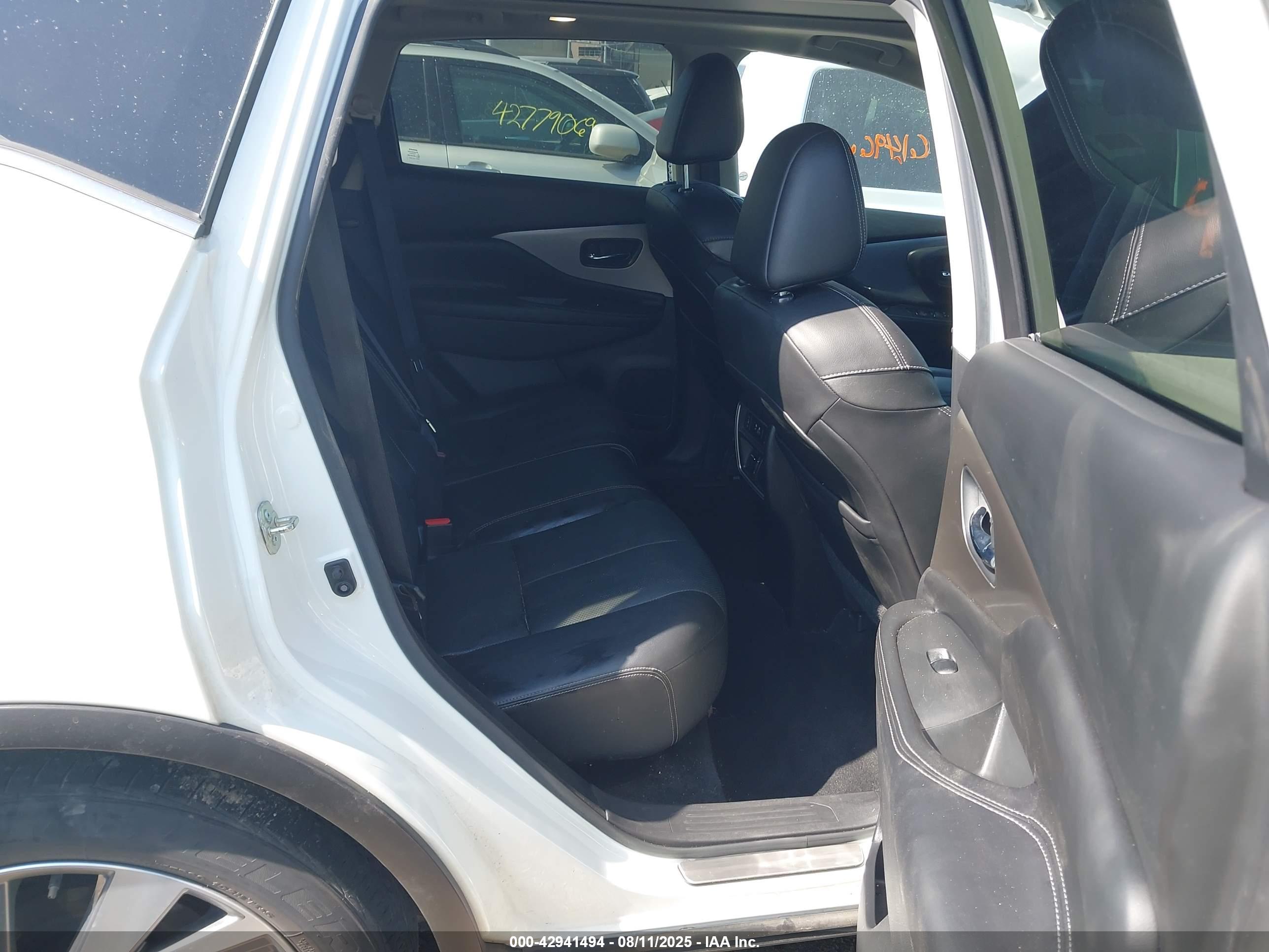 NISSAN MURANO image 8