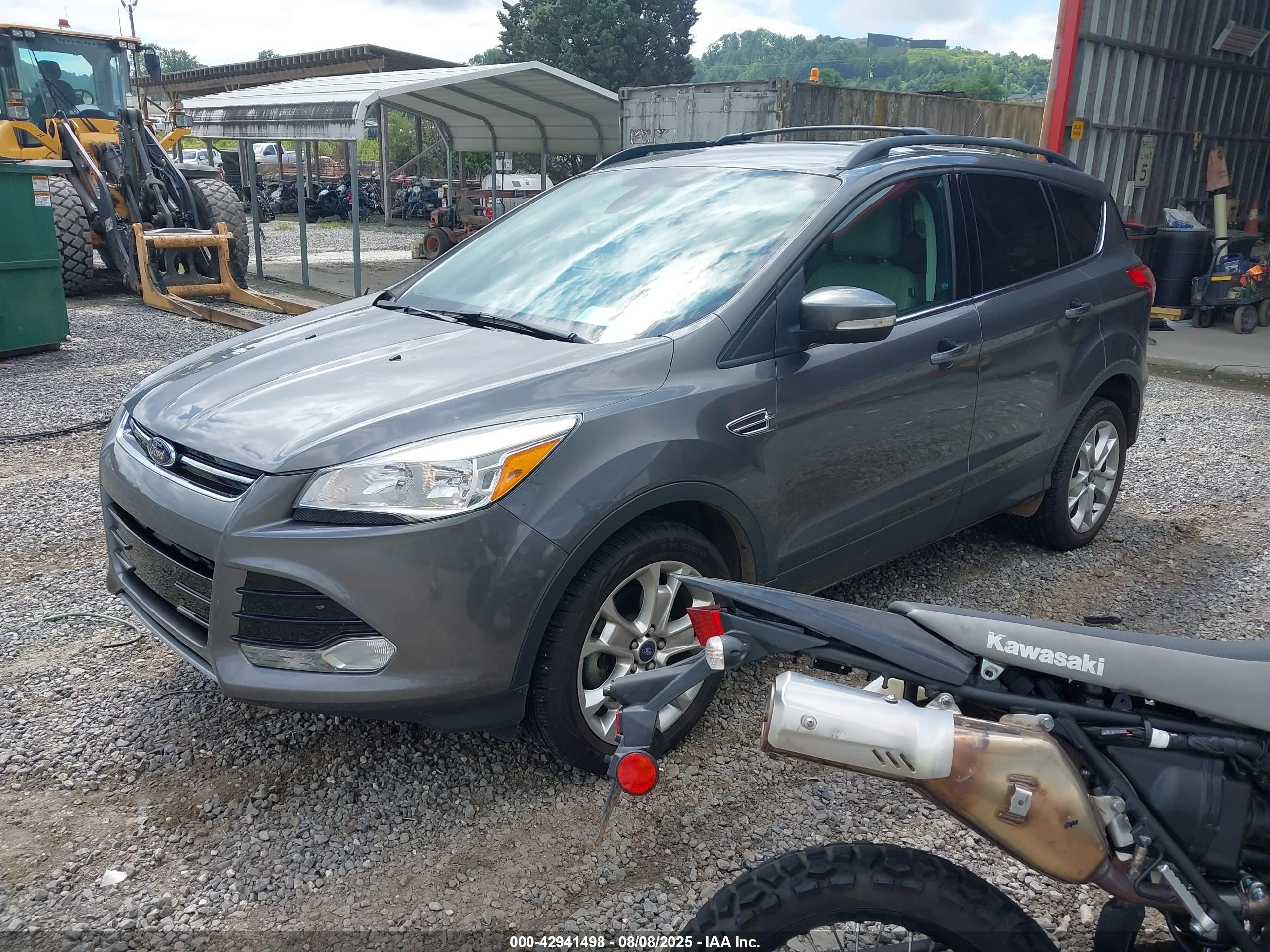 FORD ESCAPE image 2