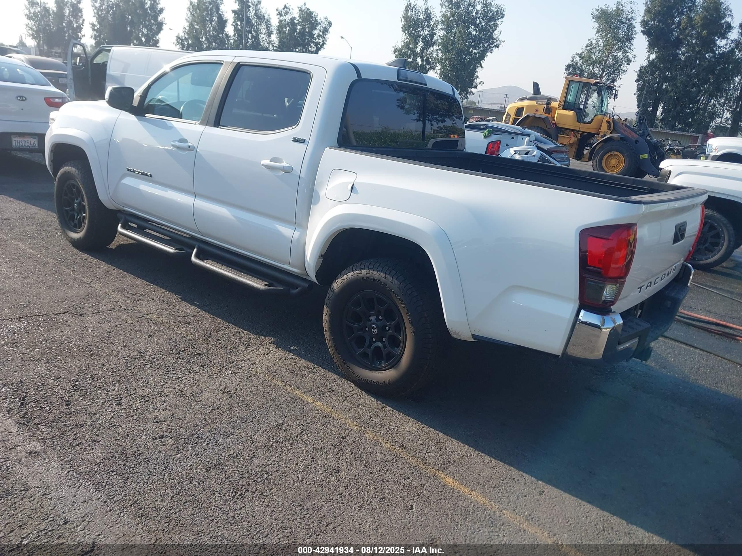 TOYOTA TACOMA image 3