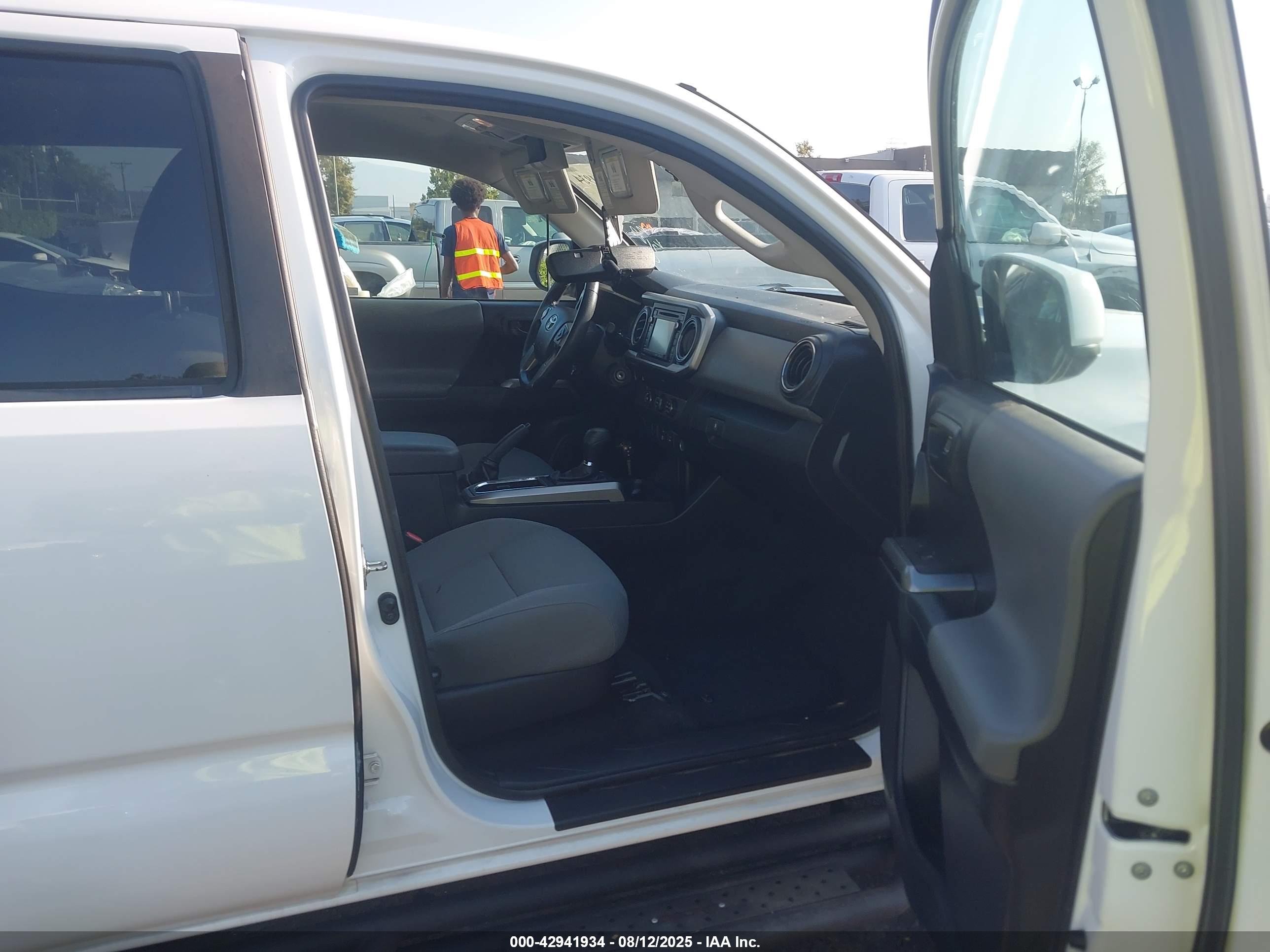 TOYOTA TACOMA image 5