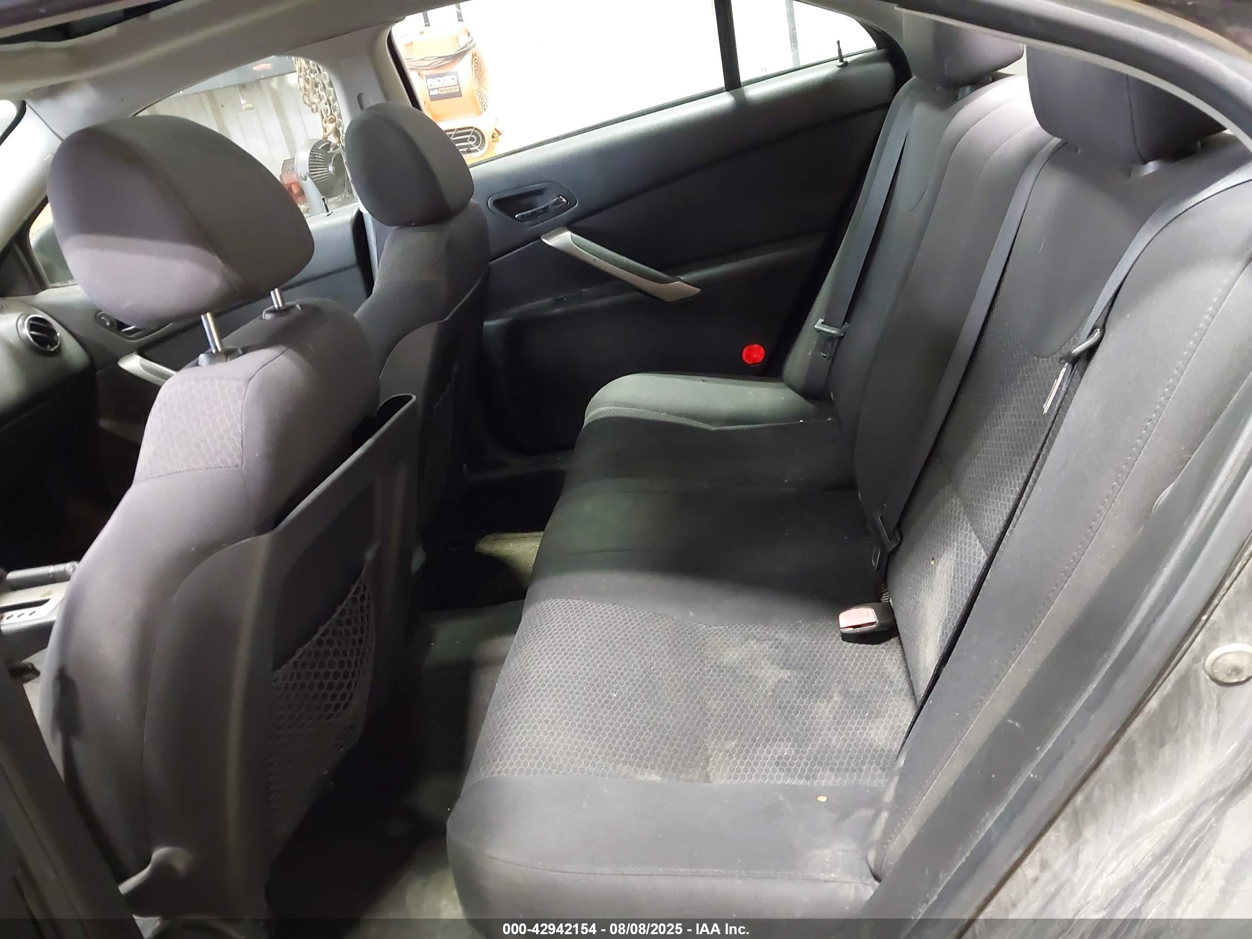 PONTIAC G6 image 8