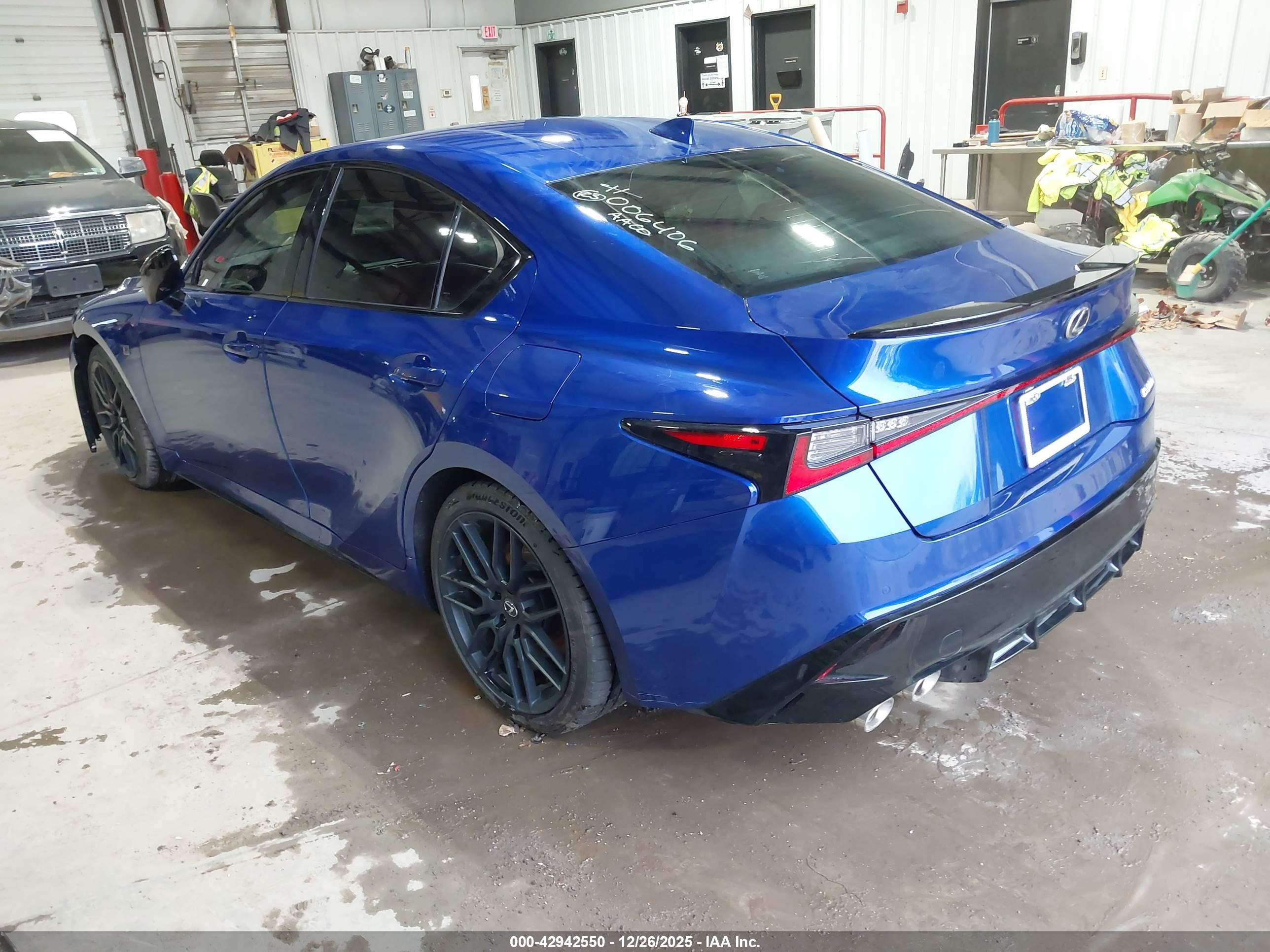 LEXUS IS image 3