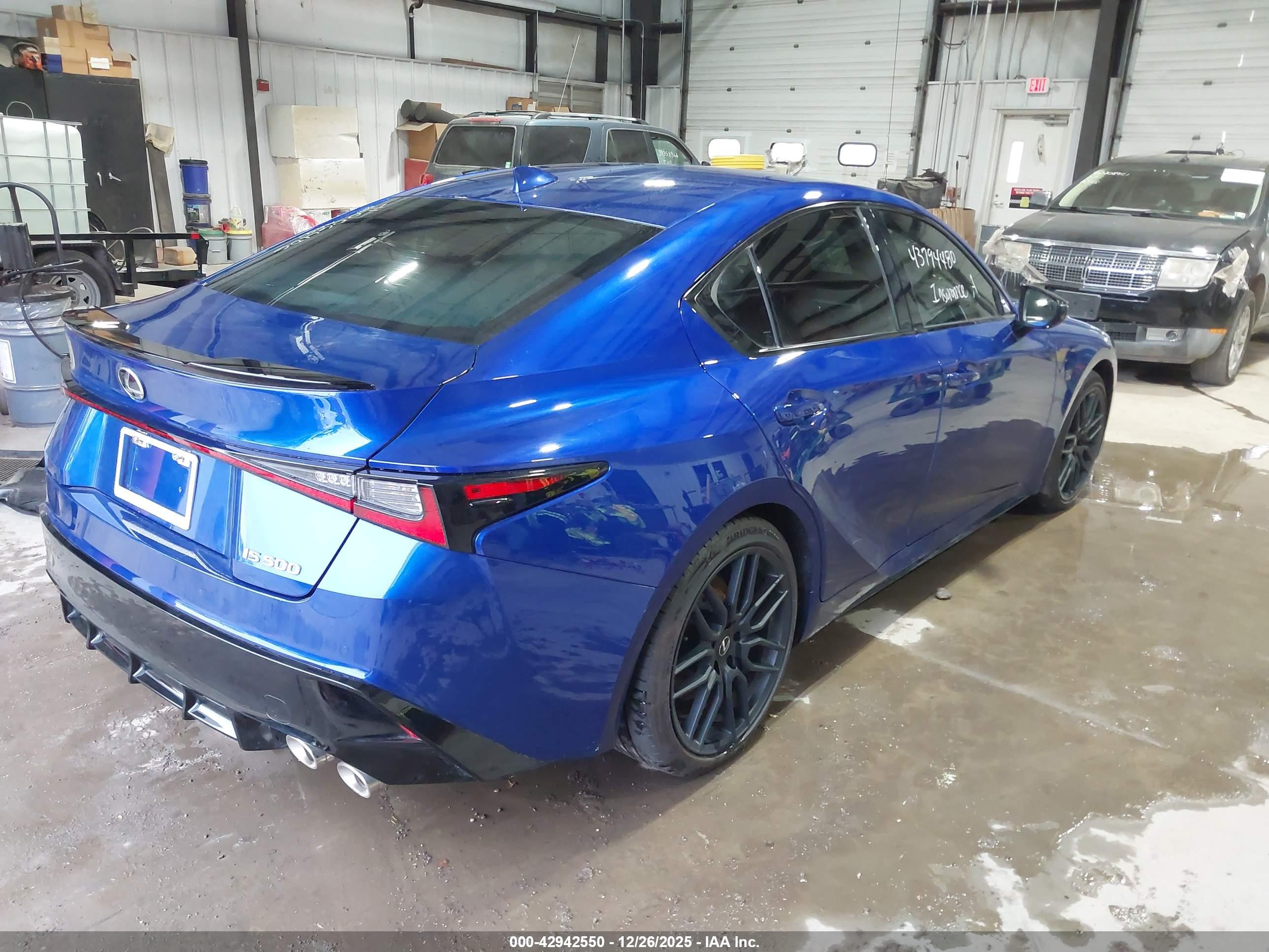 LEXUS IS image 4