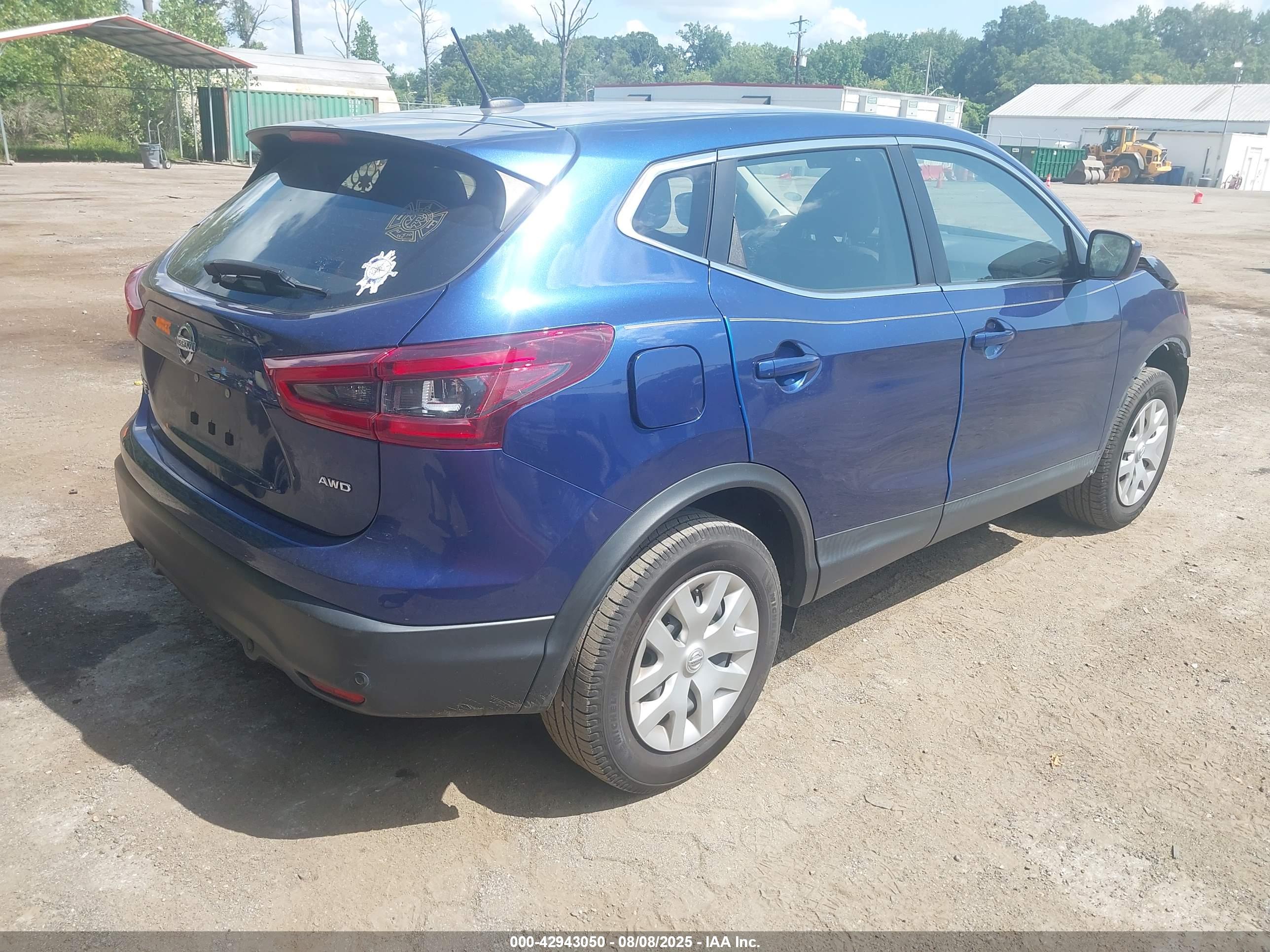 NISSAN ROGUE image 4