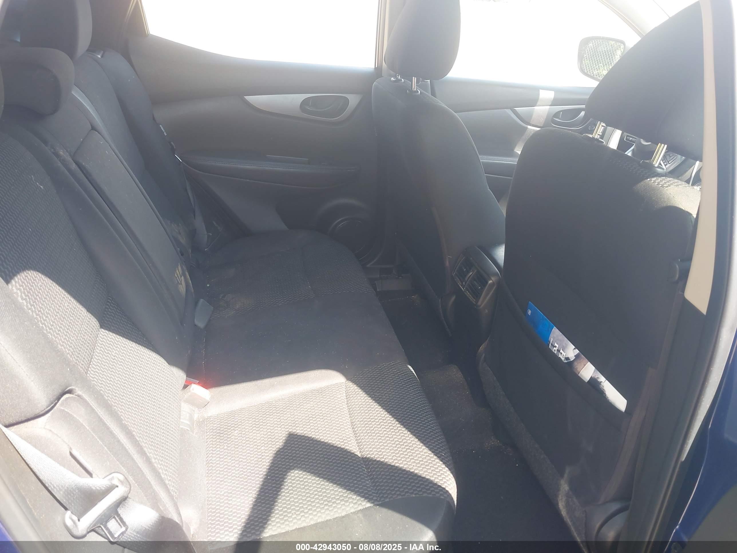 NISSAN ROGUE image 8