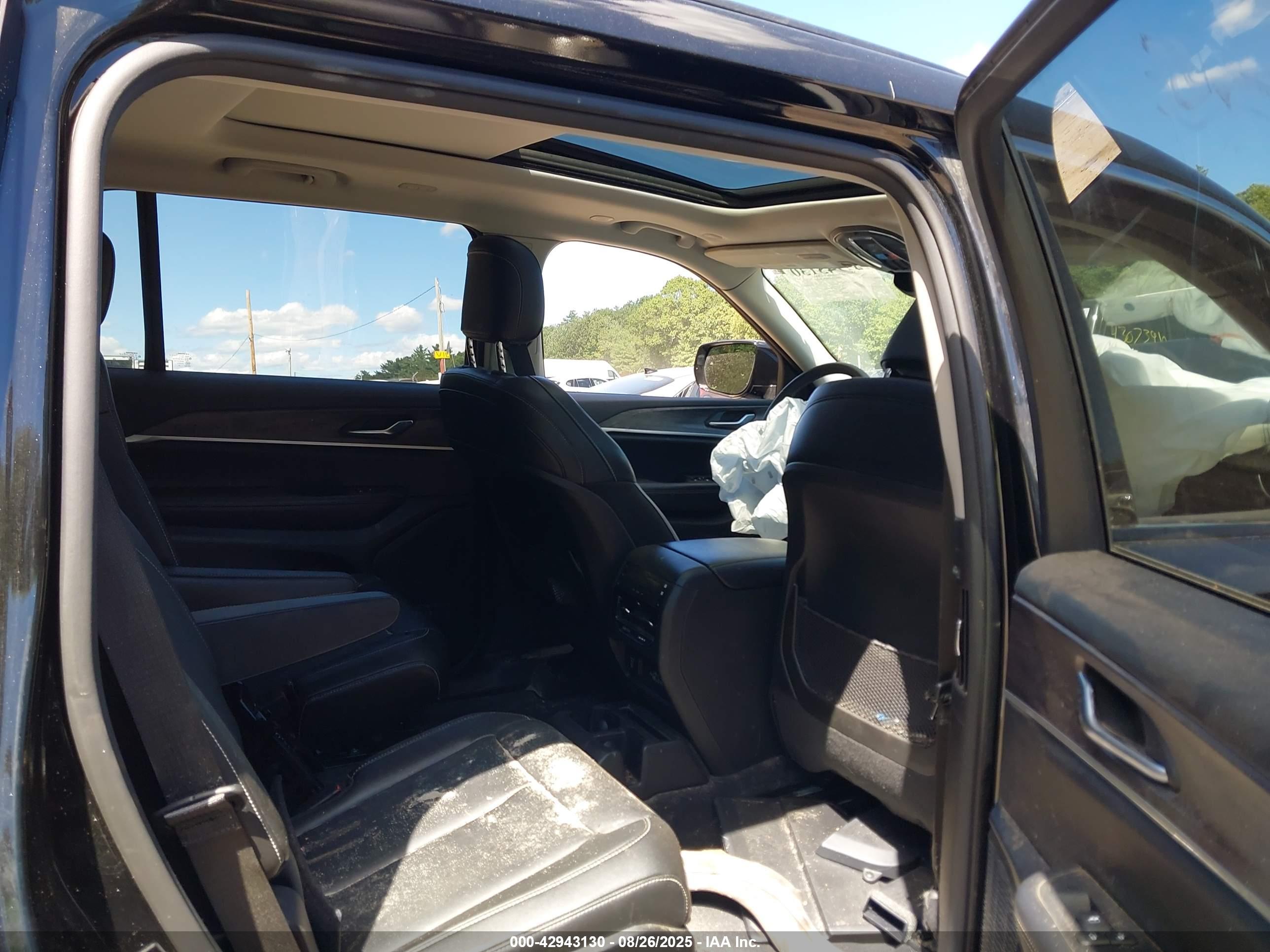 JEEP GRAND image 8