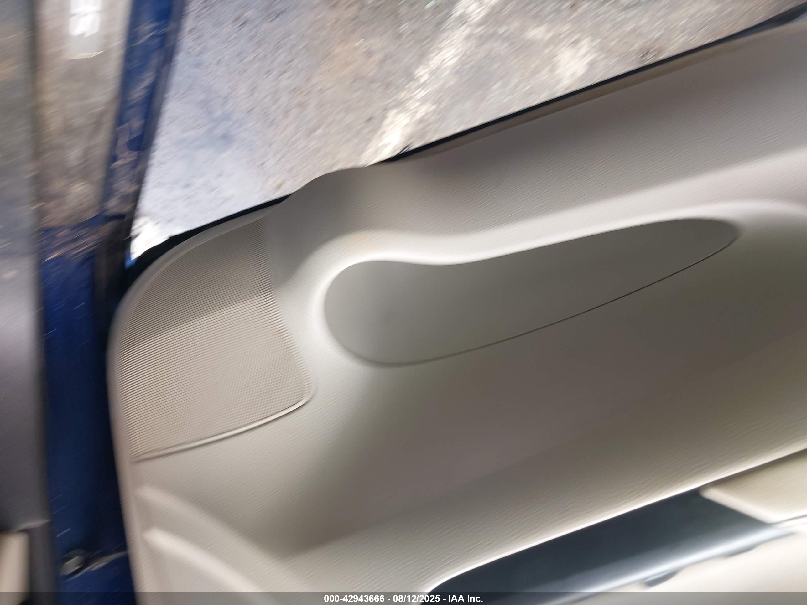 CHEVROLET SILVERADO image 10