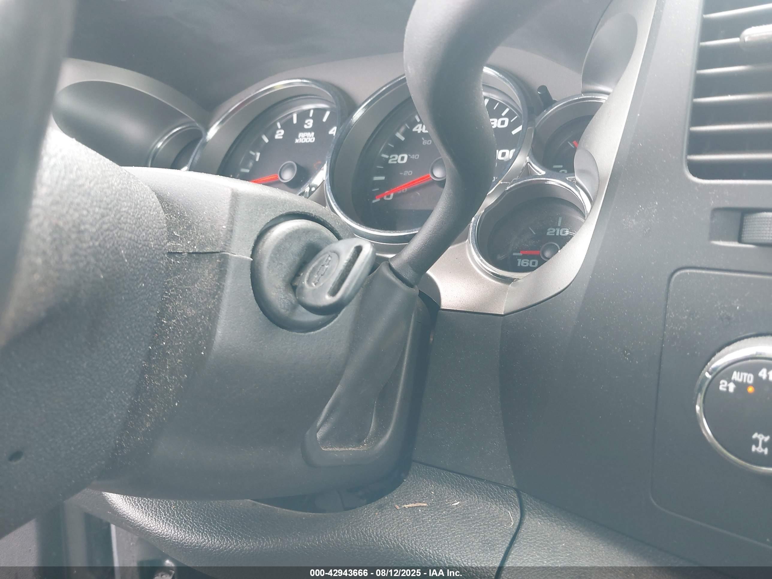 CHEVROLET SILVERADO image 11