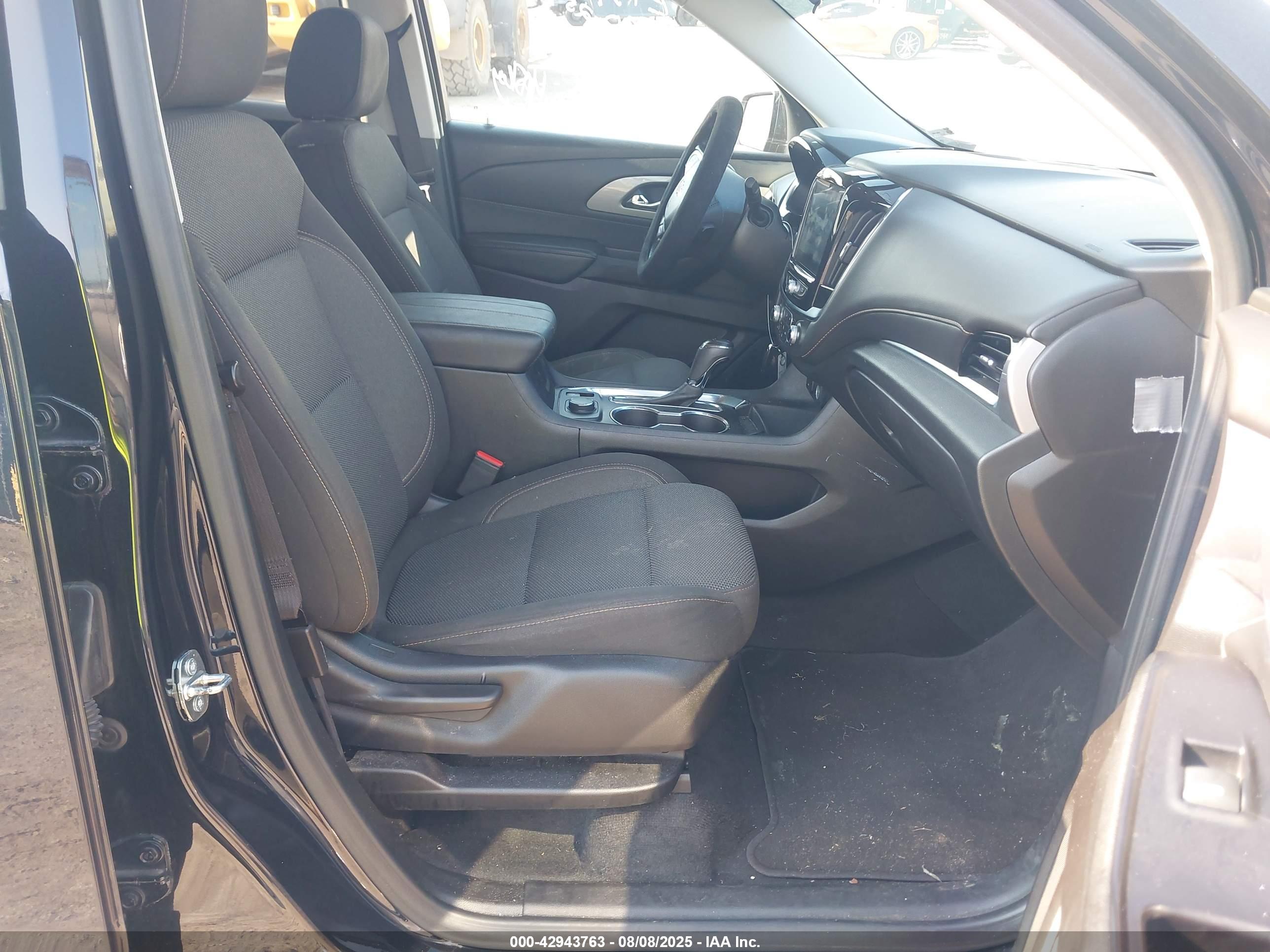 CHEVROLET TRAVERSE image 5