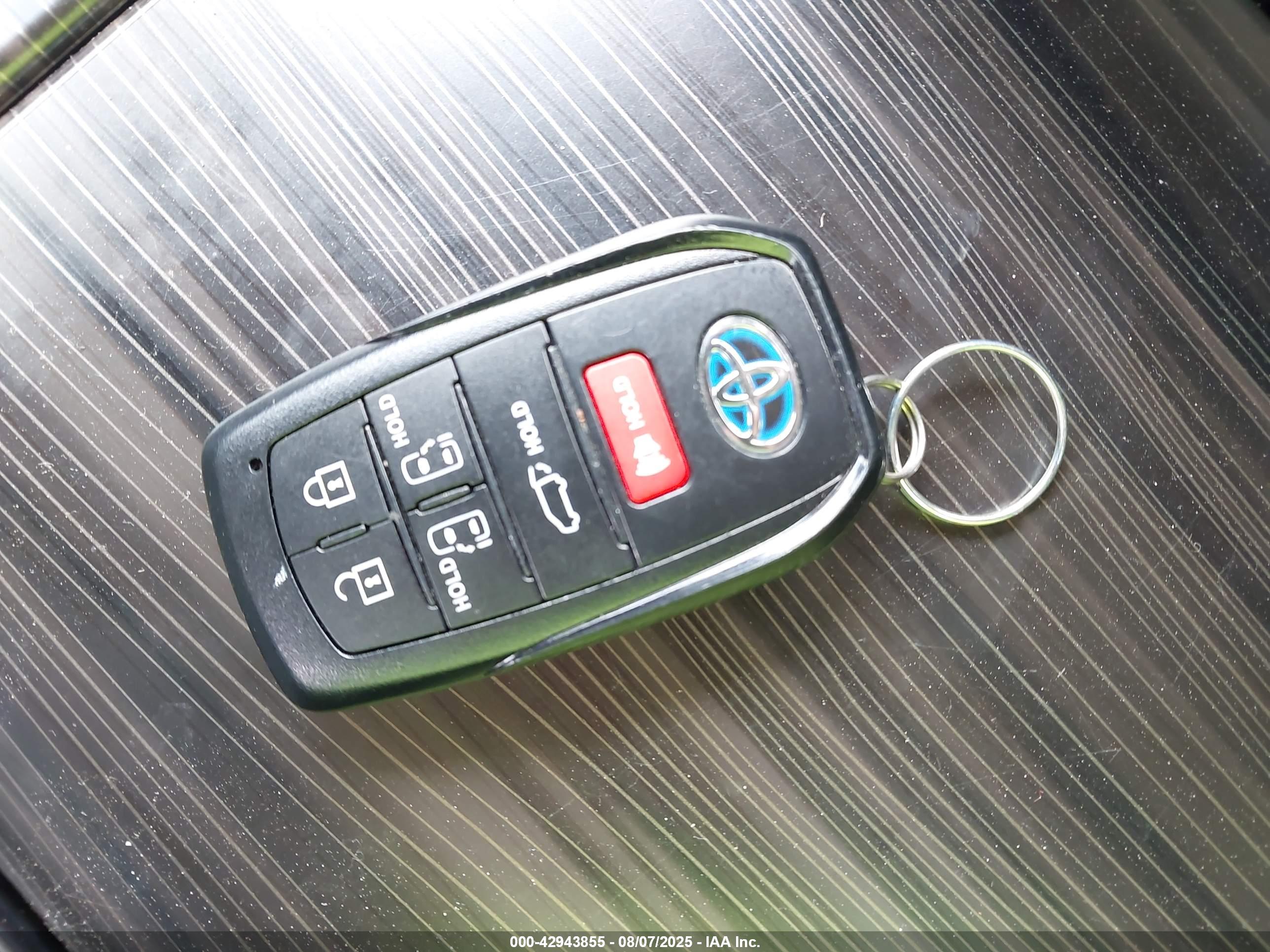 TOYOTA SIENNA image 11