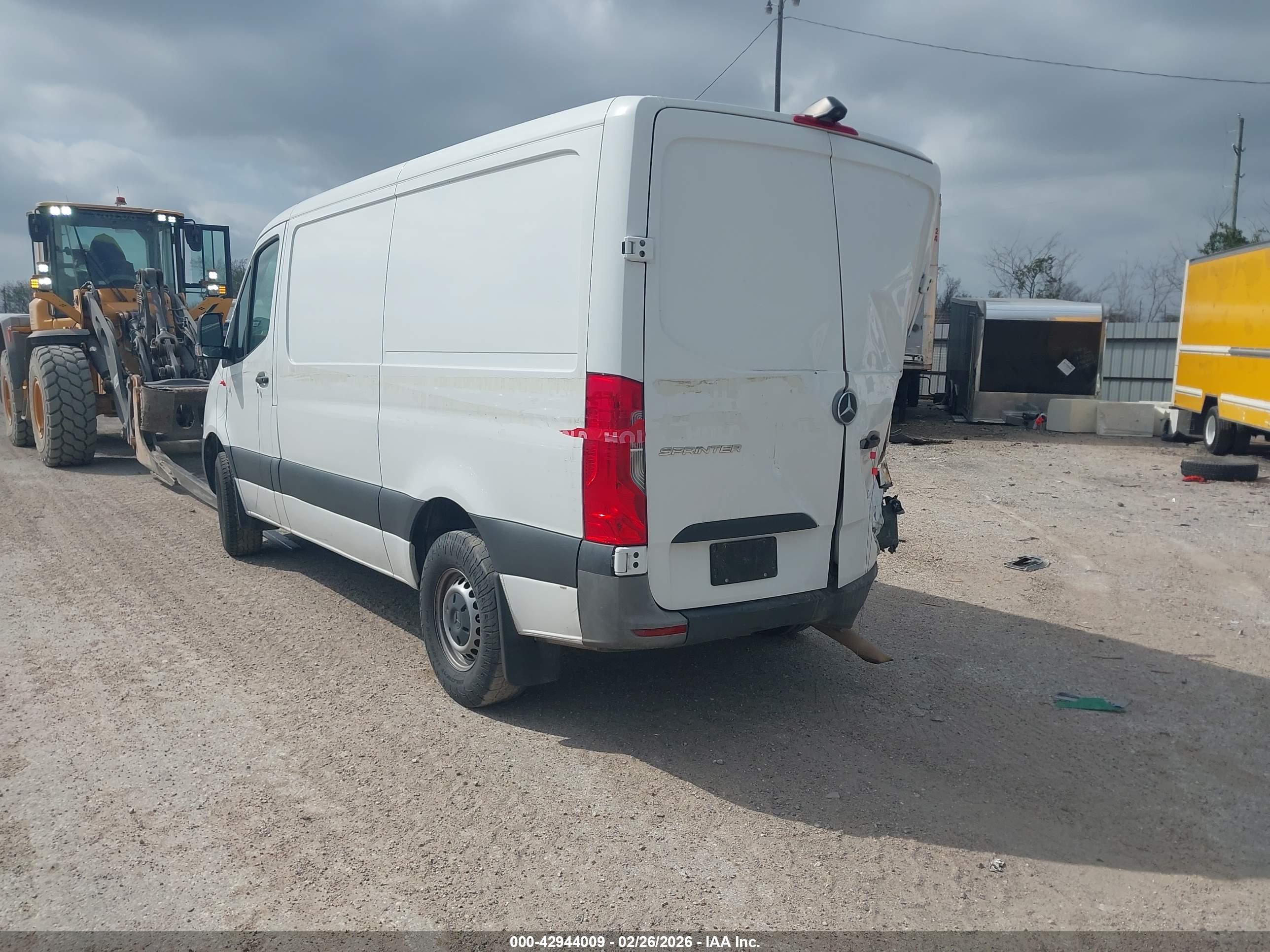 MERCEDES-BENZ SPRINTER image 2