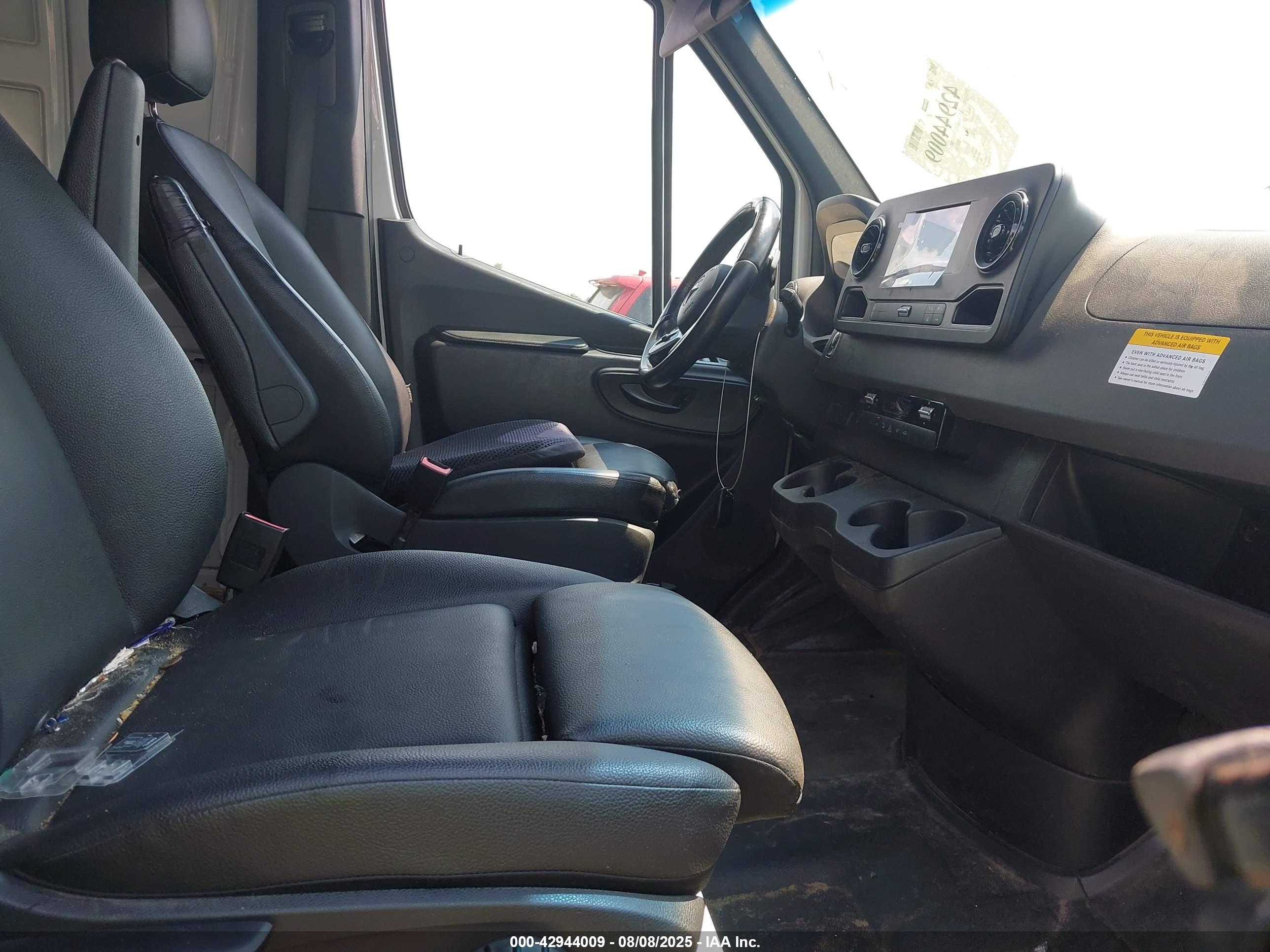 MERCEDES-BENZ SPRINTER image 5